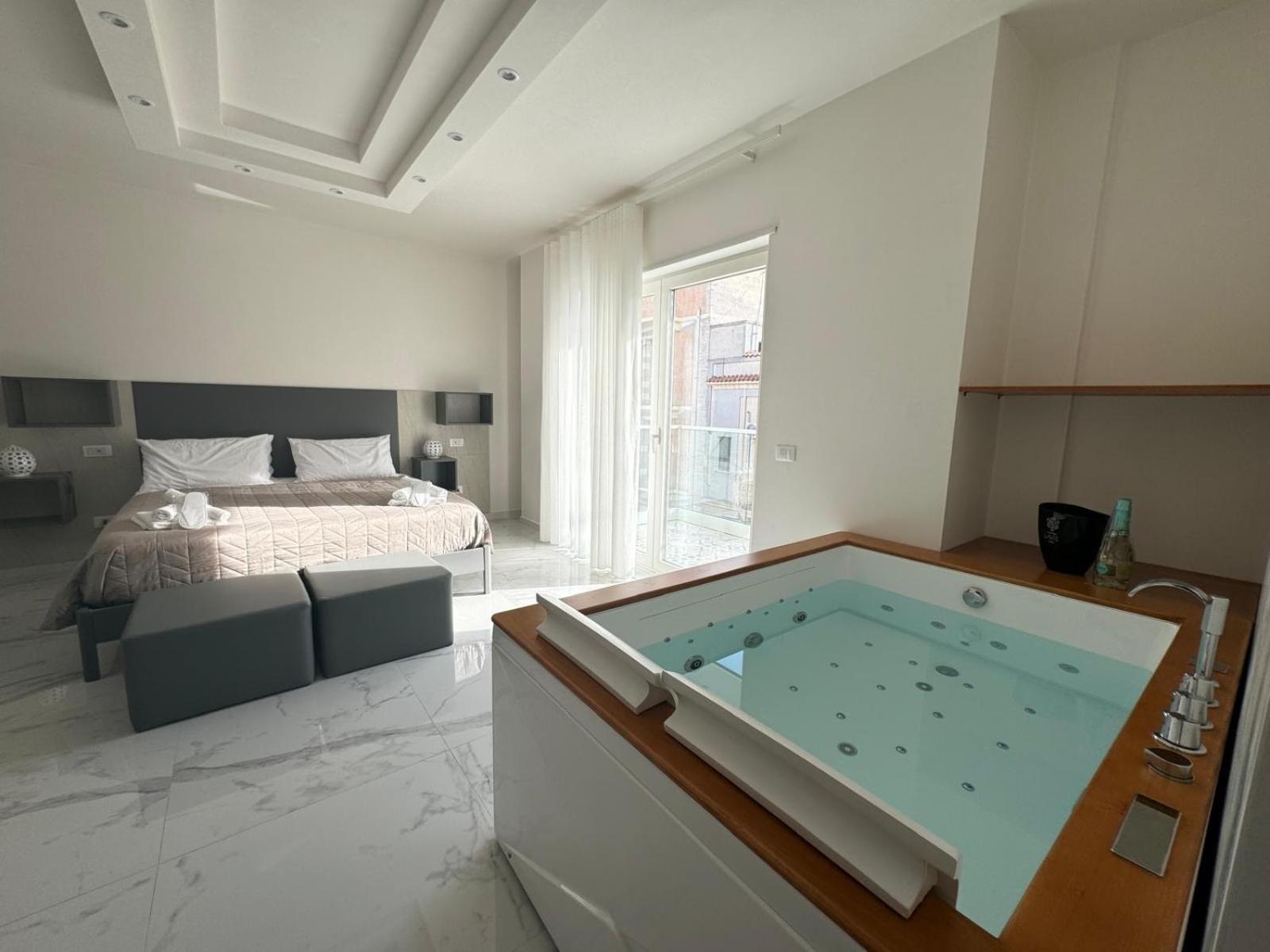 King Room with Spa Bath photo 1