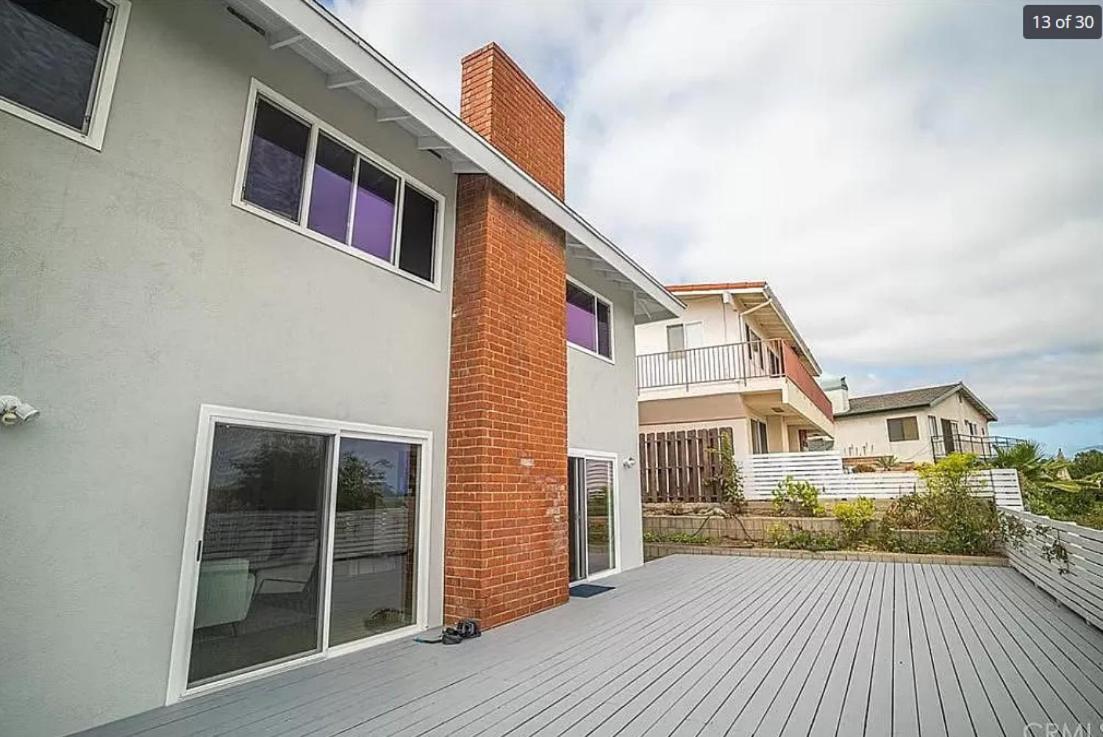 Five-Bedroom House photo 2