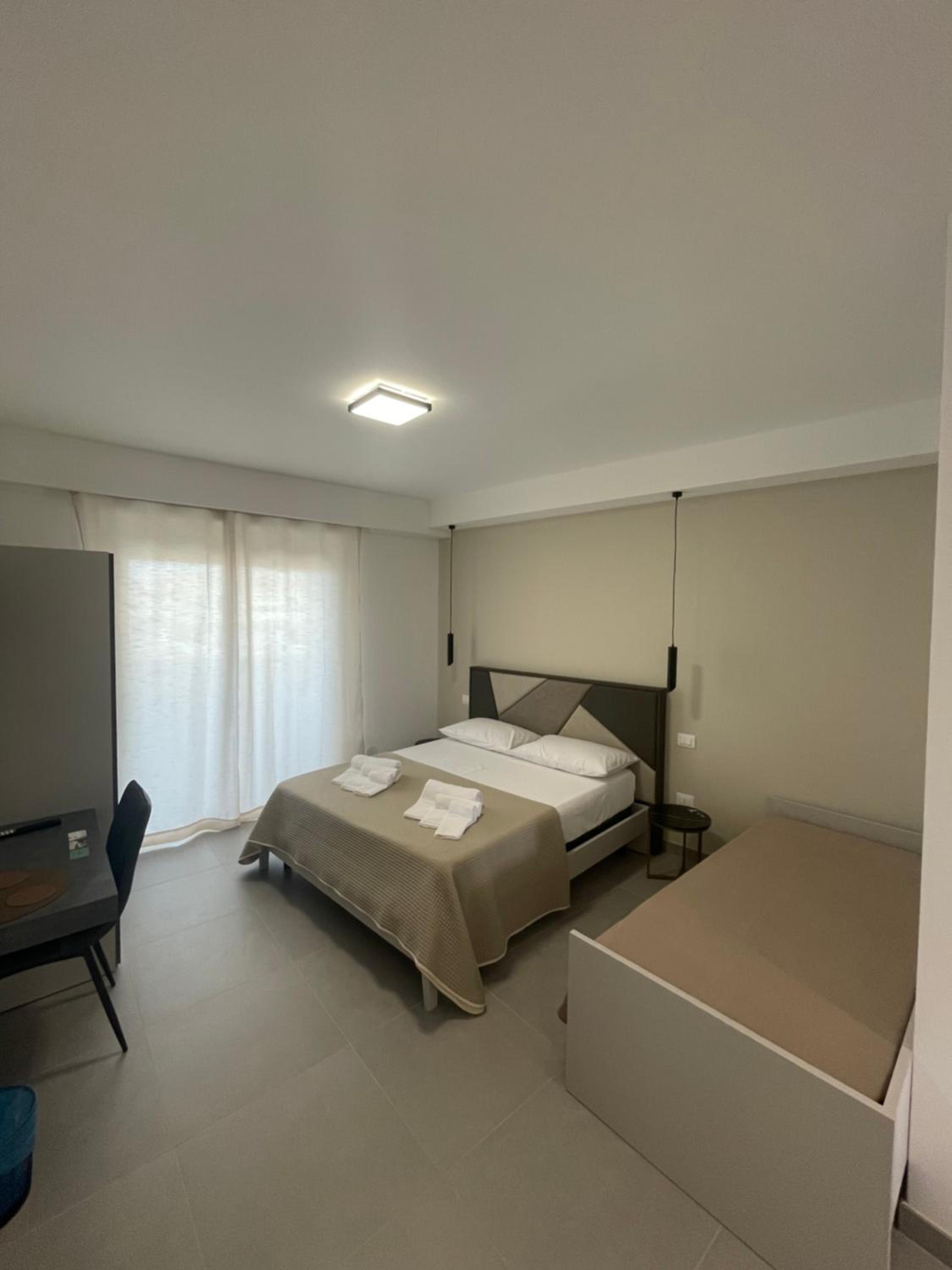 Large Double Room photo 1