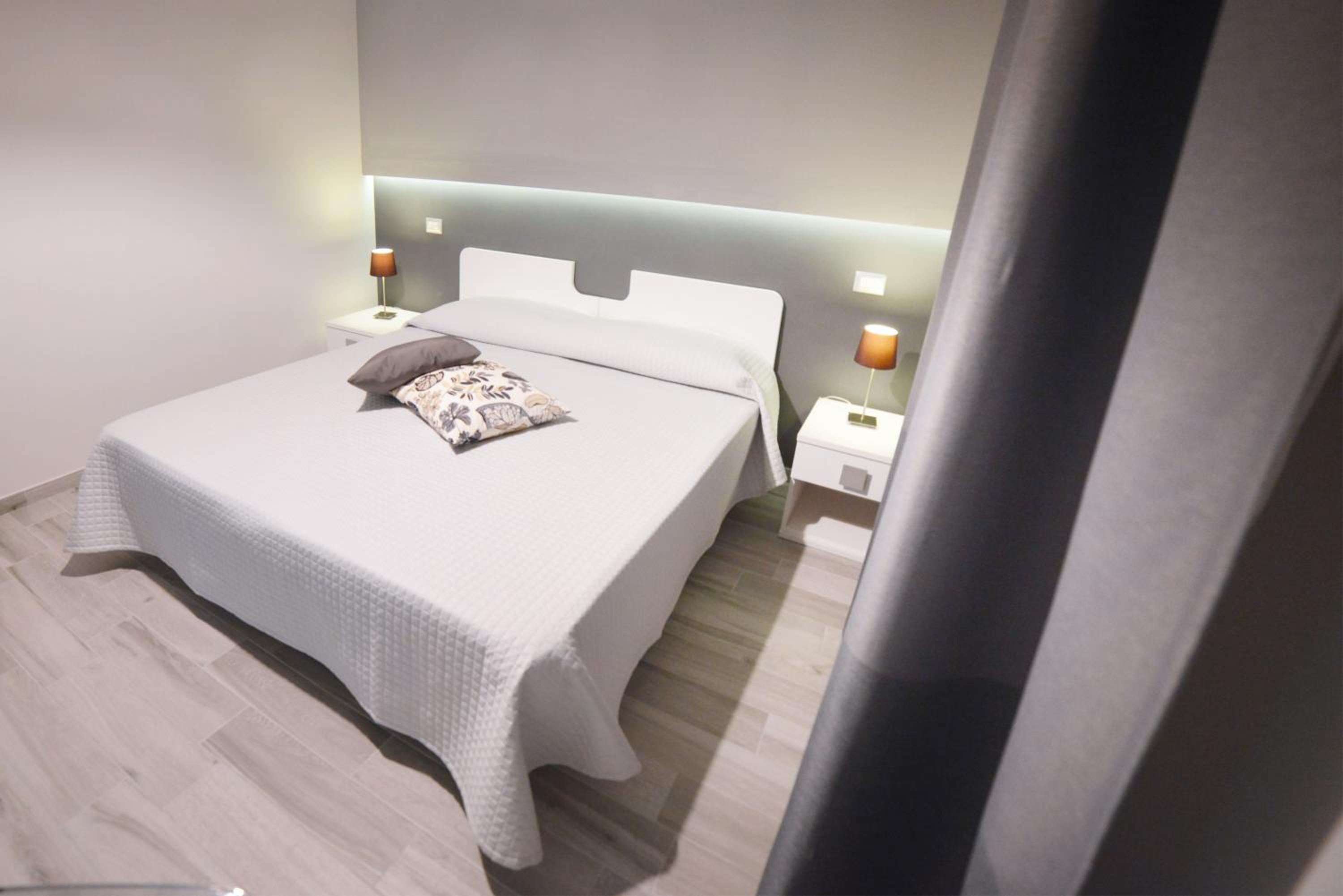 Double Room - Photo 5