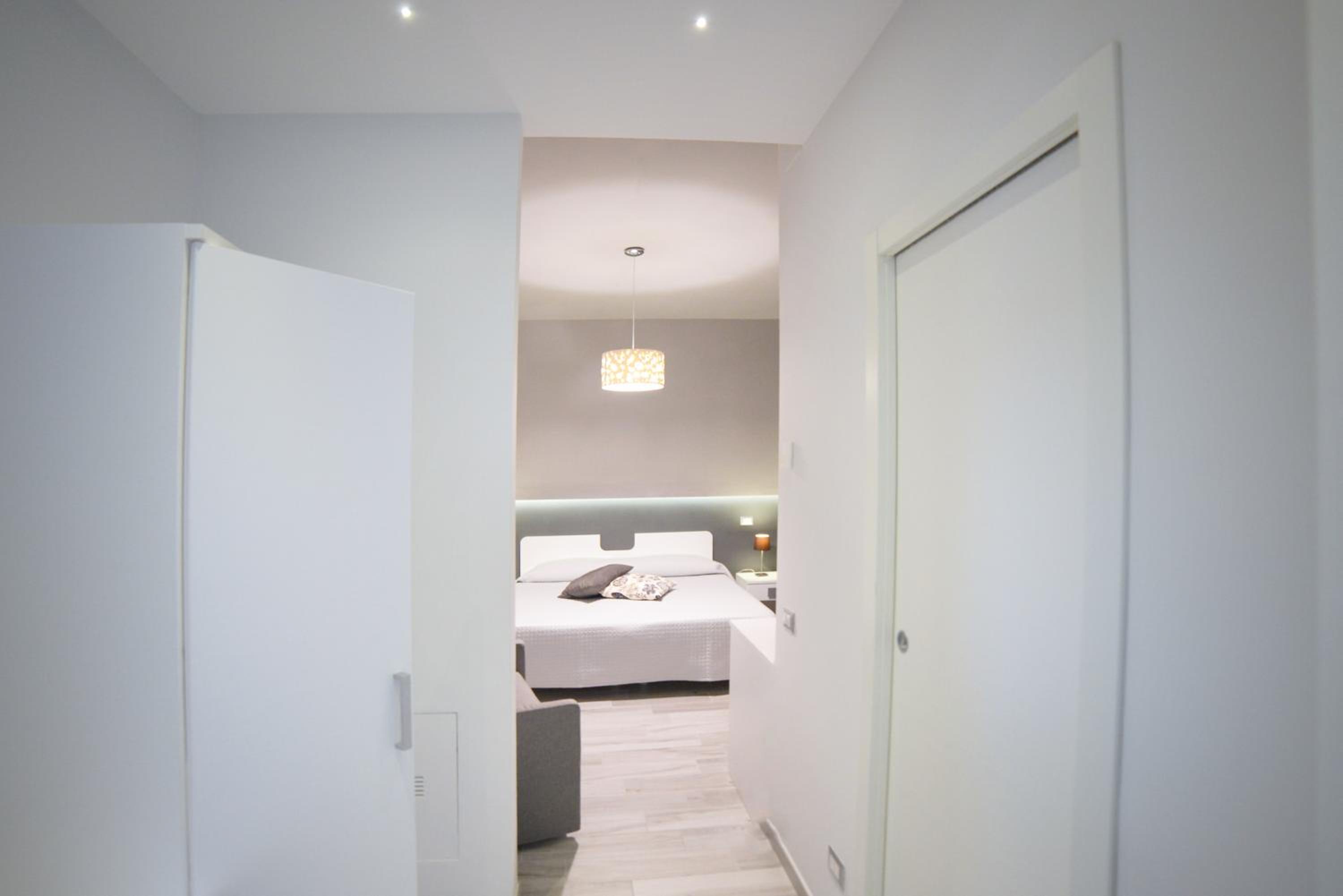 Double Room - Photo 12