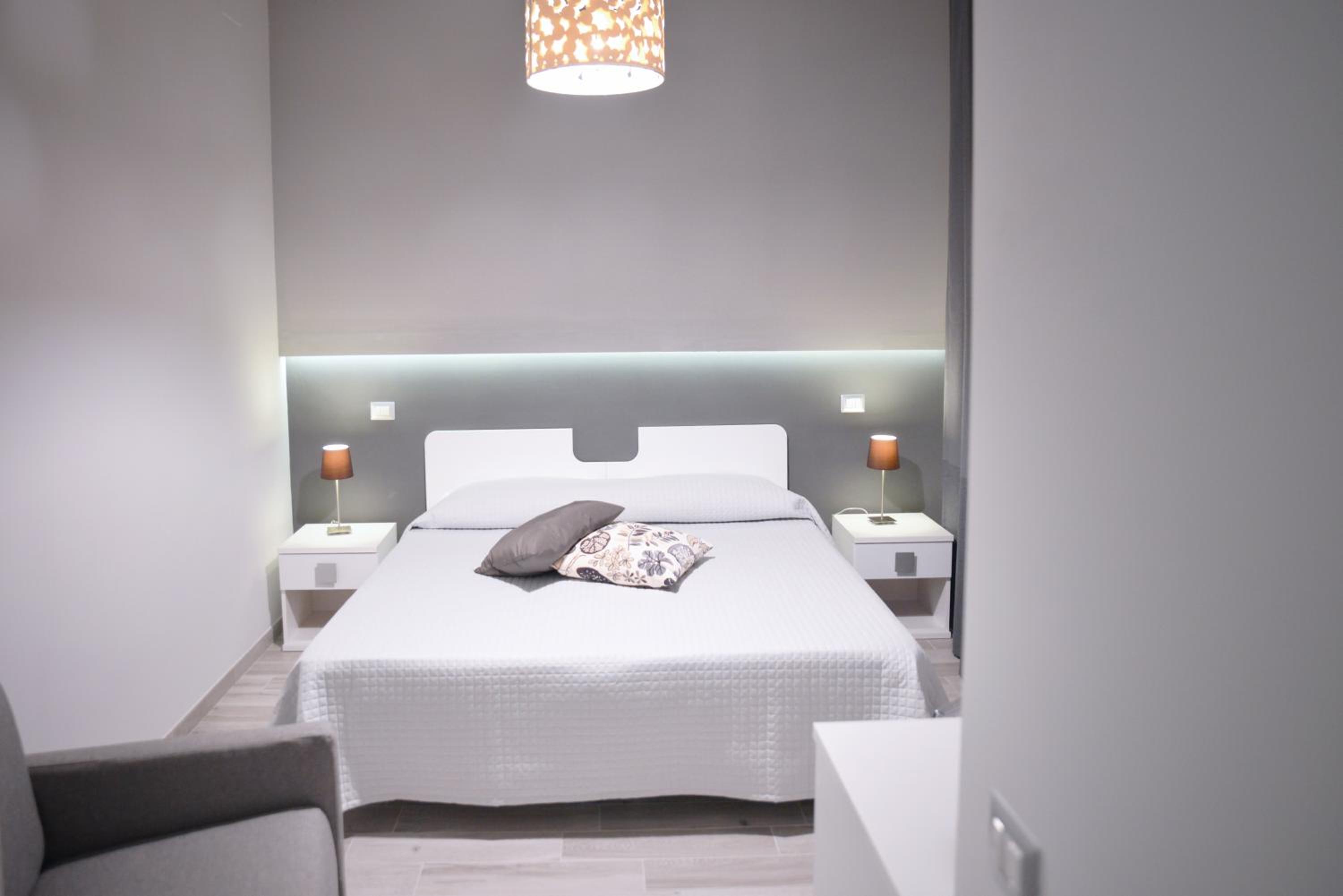 Double Room - Photo 11