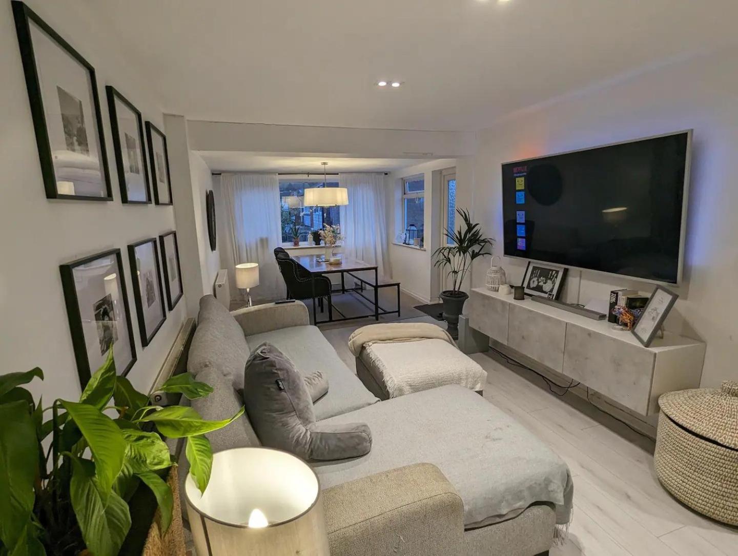 One-Bedroom House photo 1