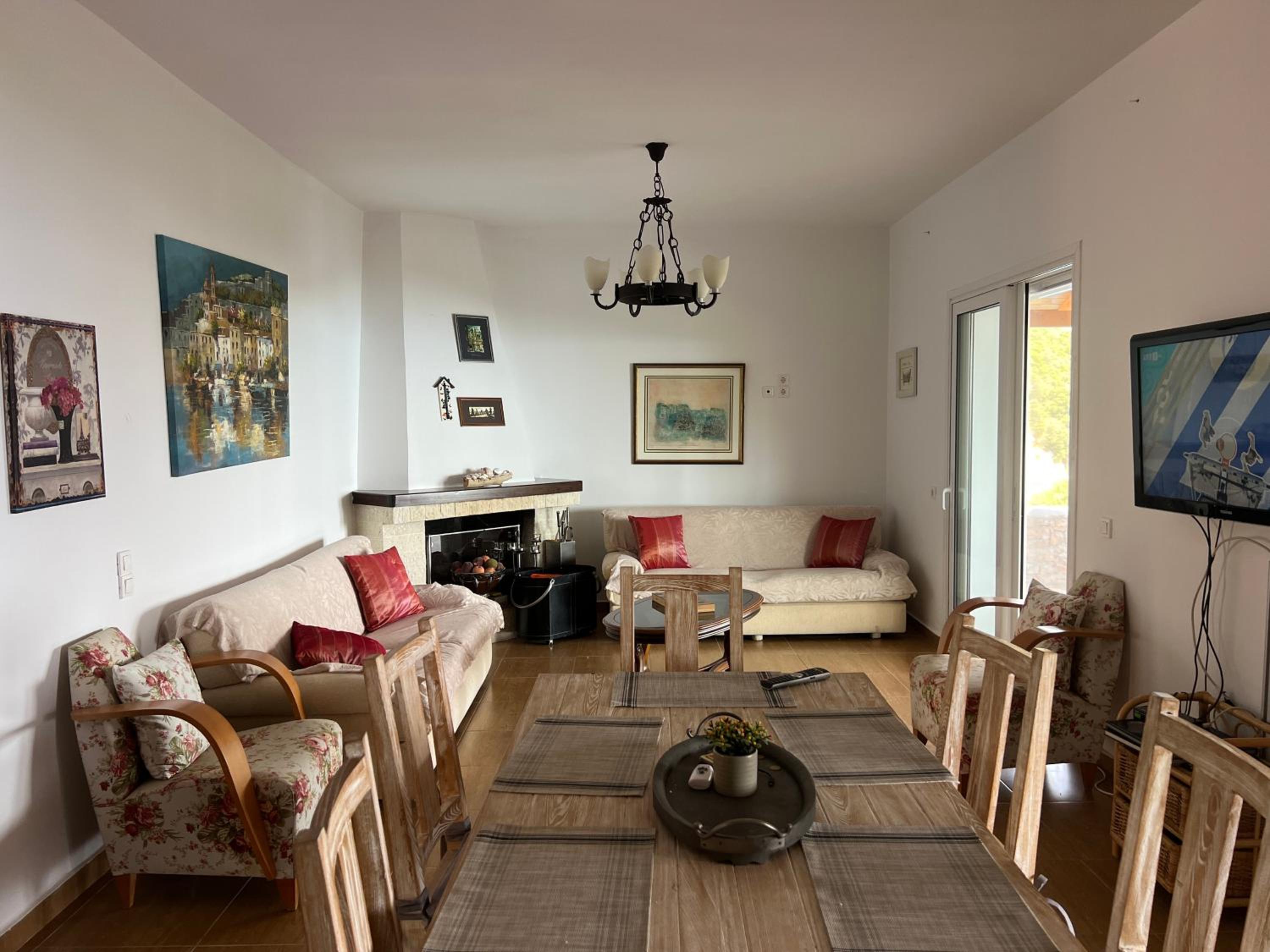 Family Room photo 1