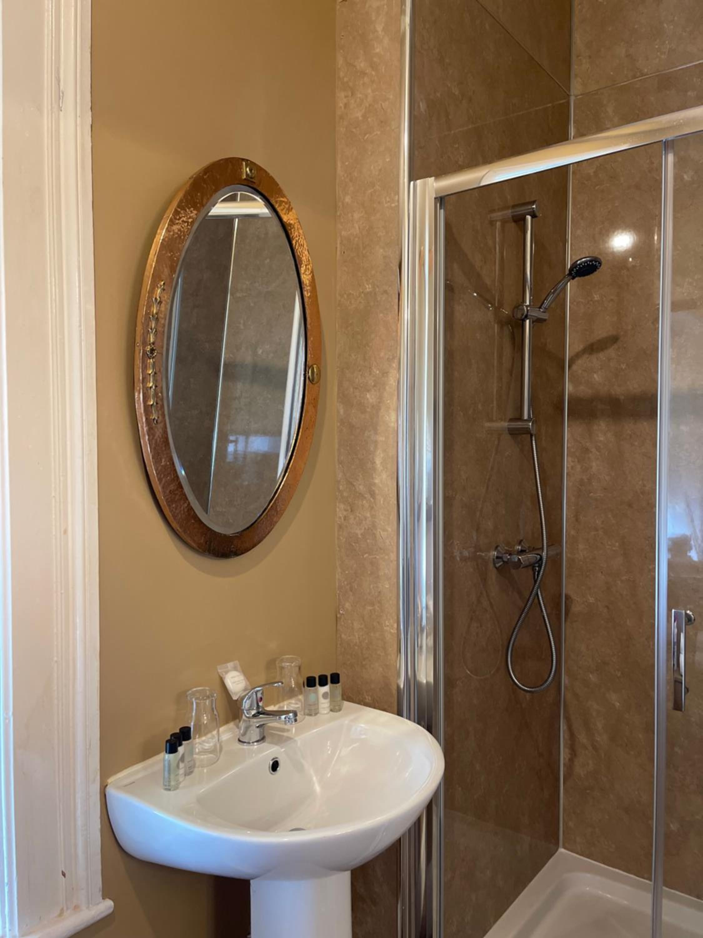 Superior Suite with En Suite photo 3