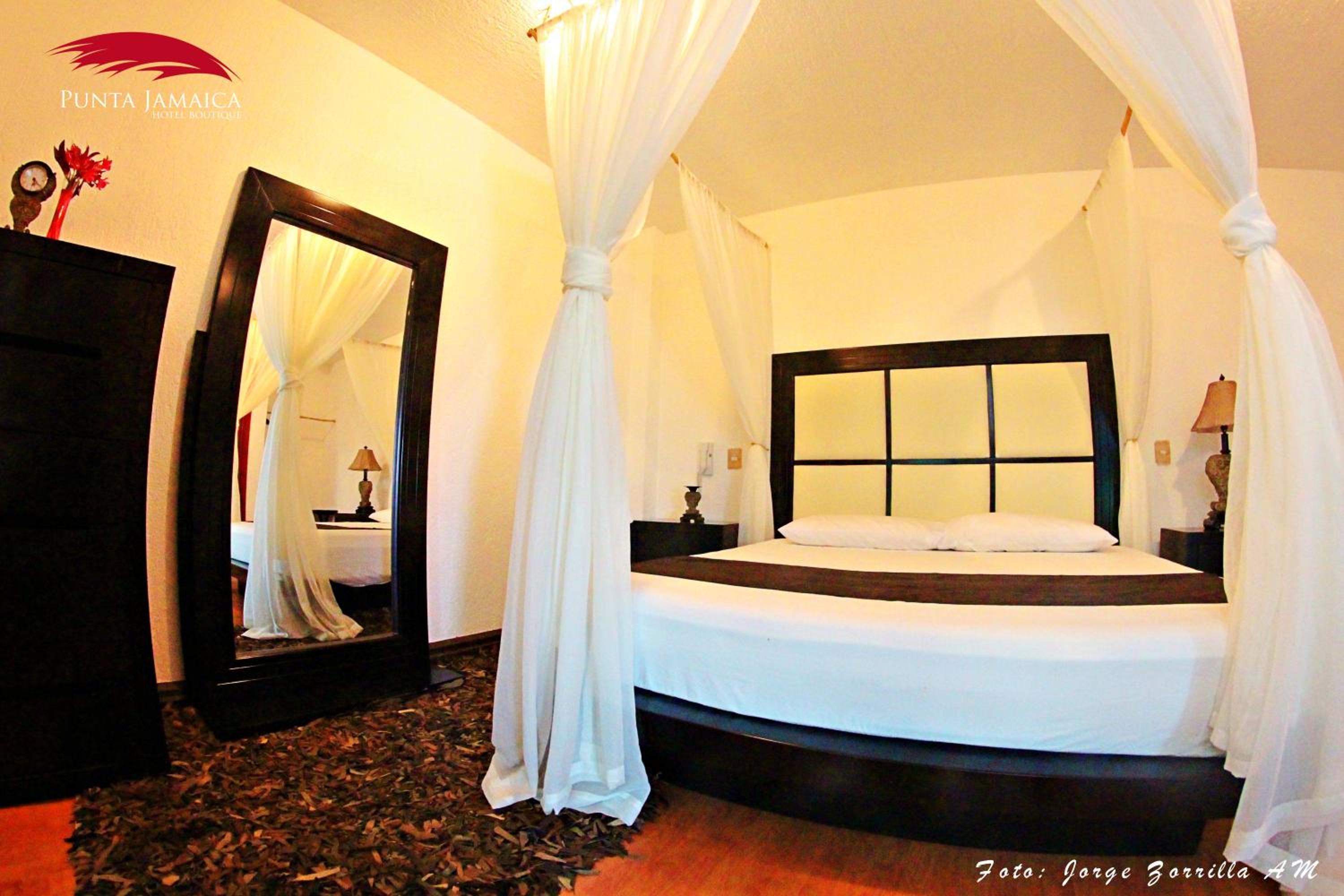 Standard King Room - Photo 1