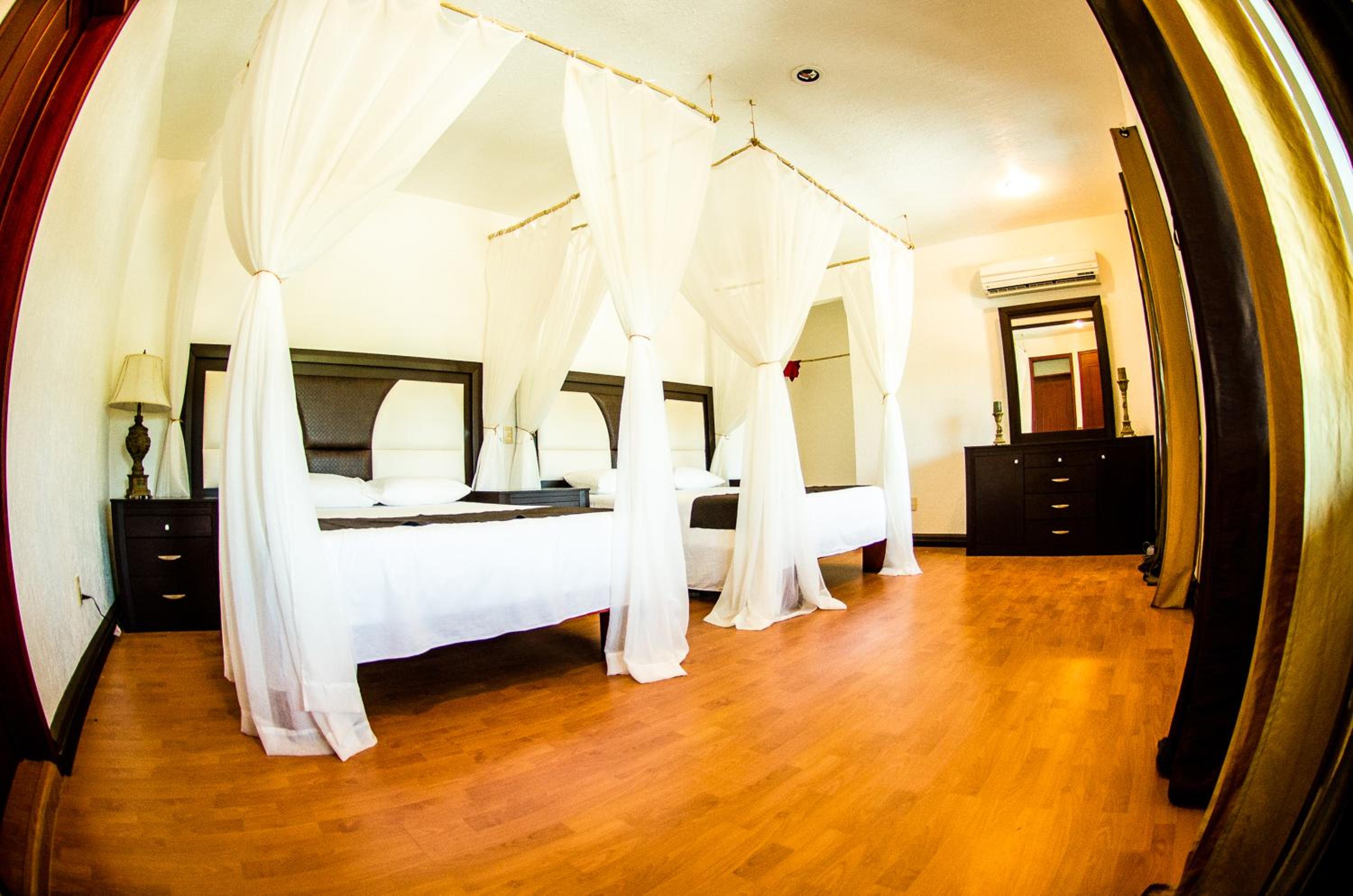 Superior Quadruple Room - Photo 2