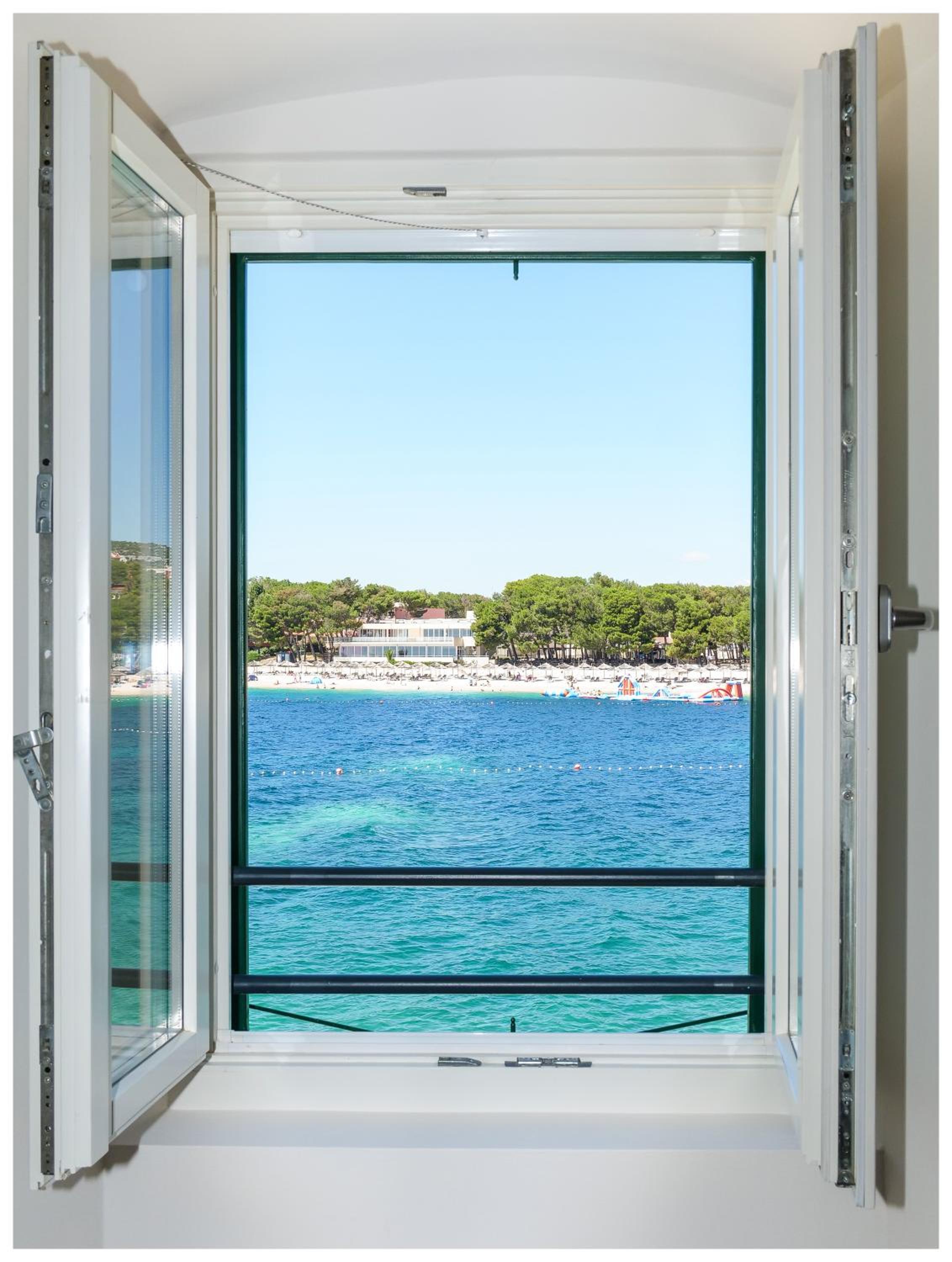 Two-Bedroom Apartment with Sea View photo 2