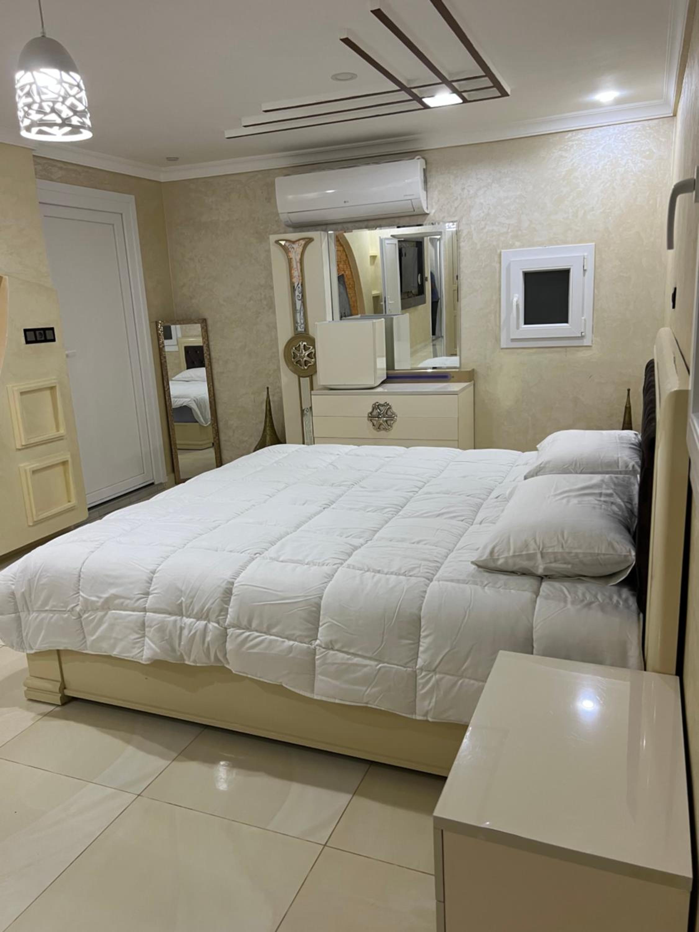 Three-Bedroom House - Photo 14
