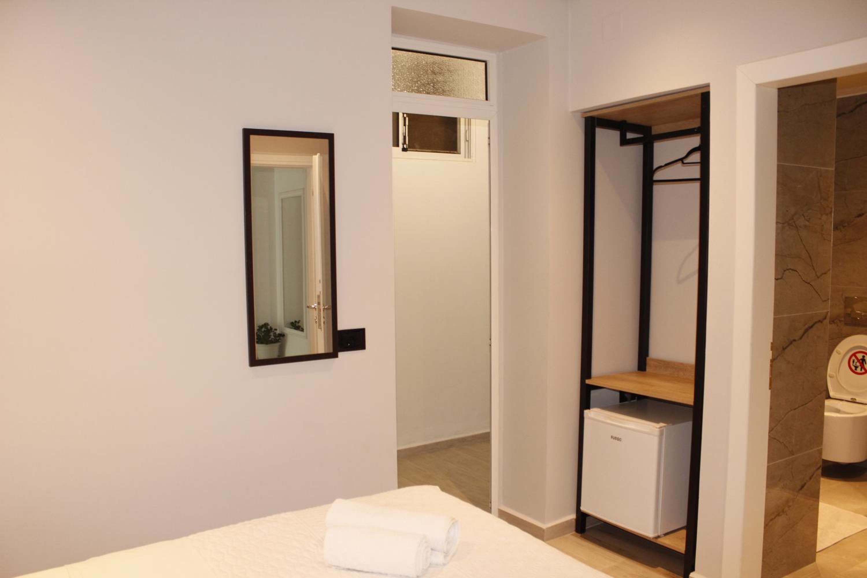Budget Double Room photo 2