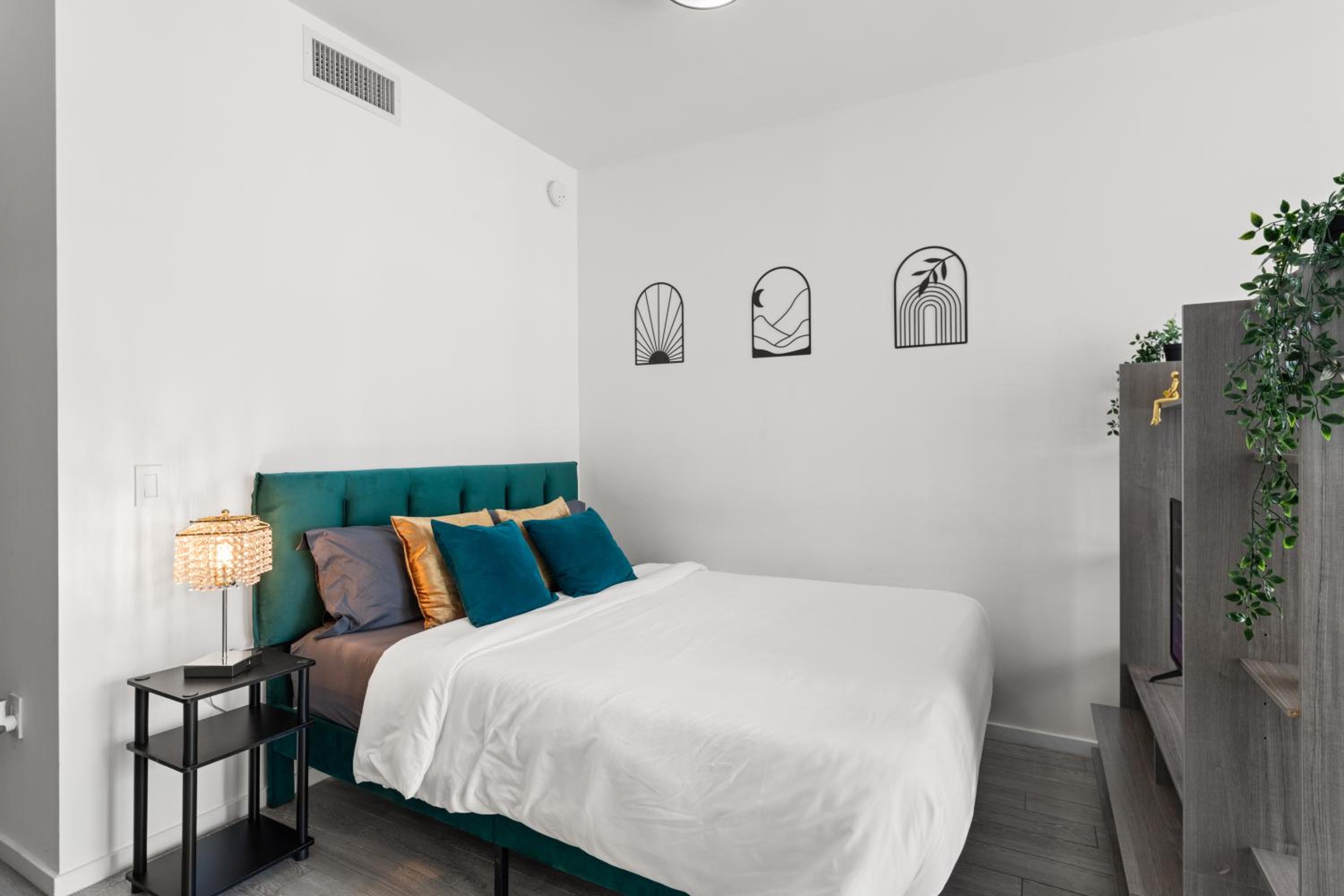 Studio Apartment with Balcony photo 1