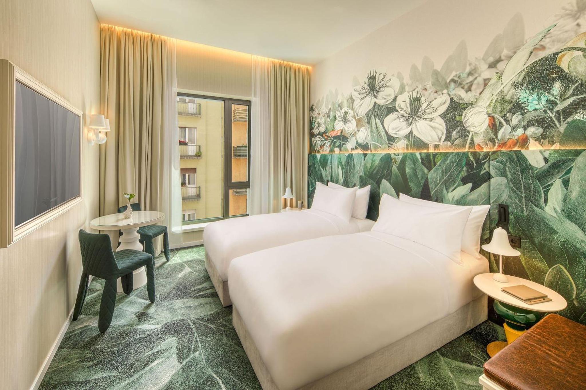 Deluxe Room - Photo 5