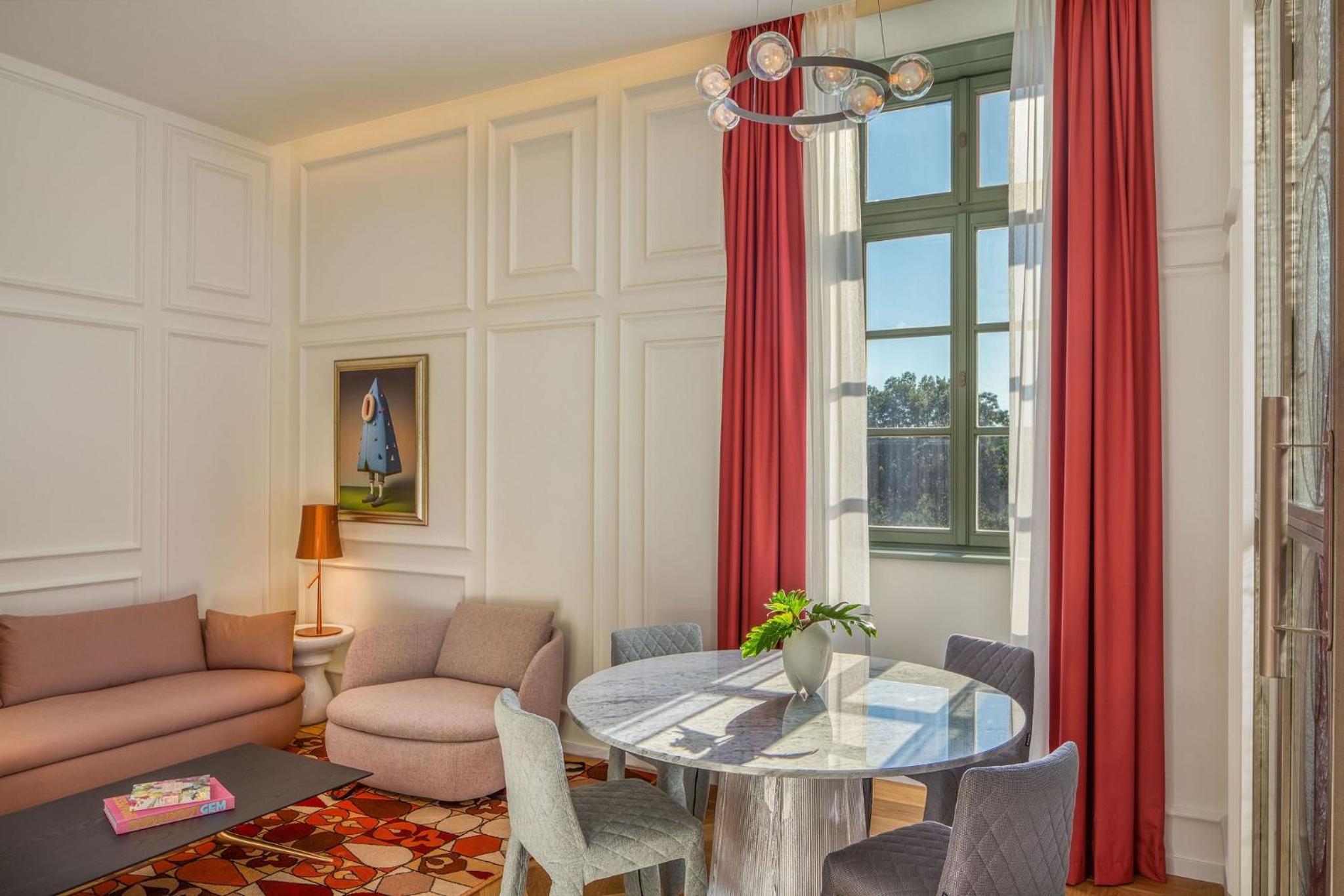 One-Bedroom Suite with Danube View - Photo 6