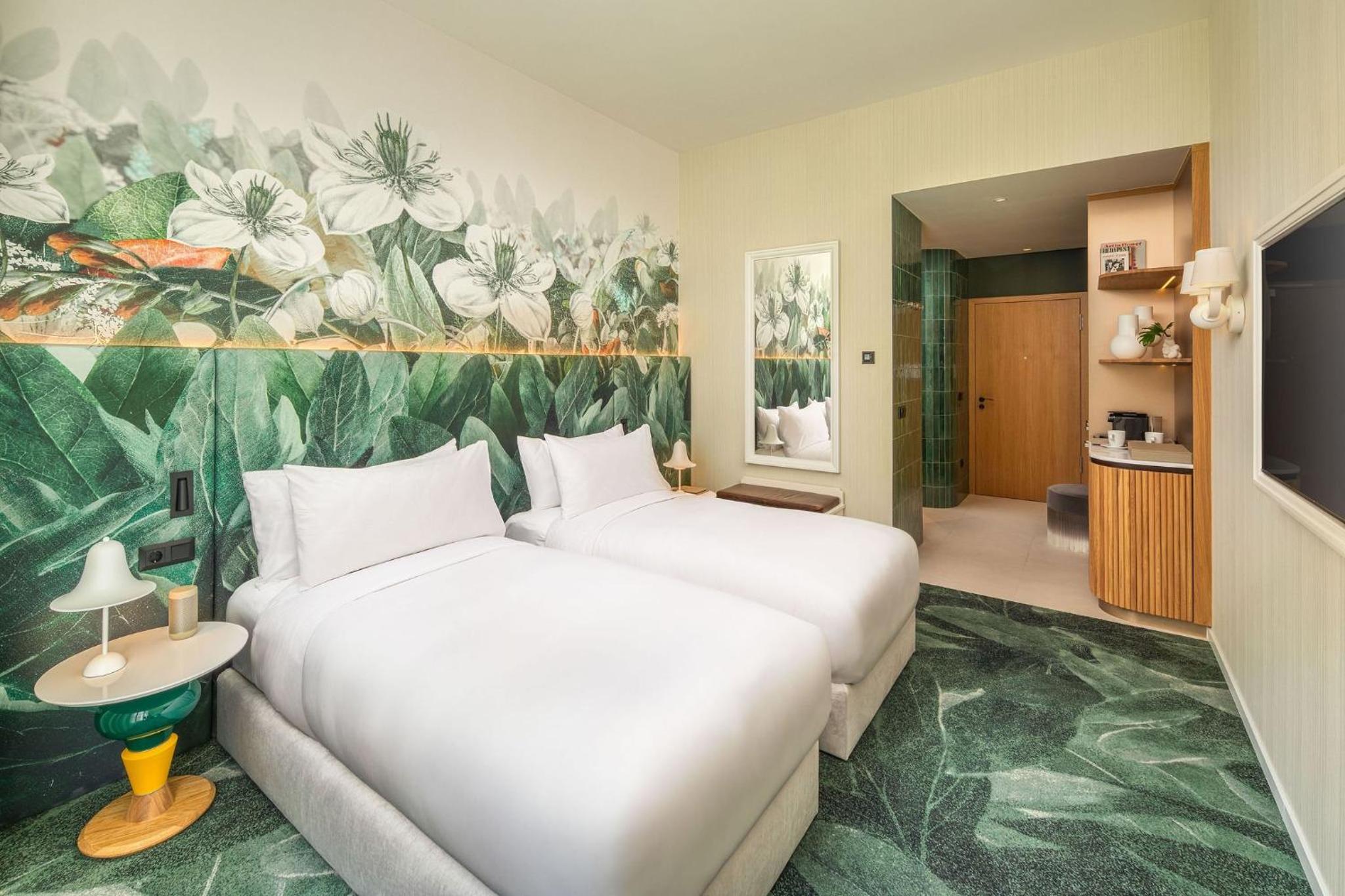 Deluxe Twin Room - Photo 1