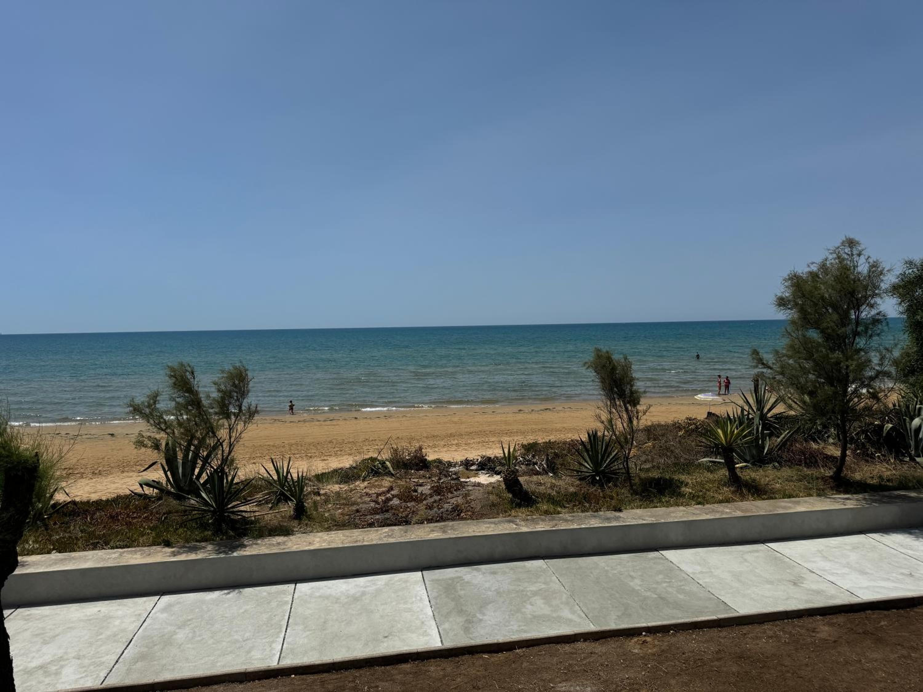 Villa - Beach Front photo 3