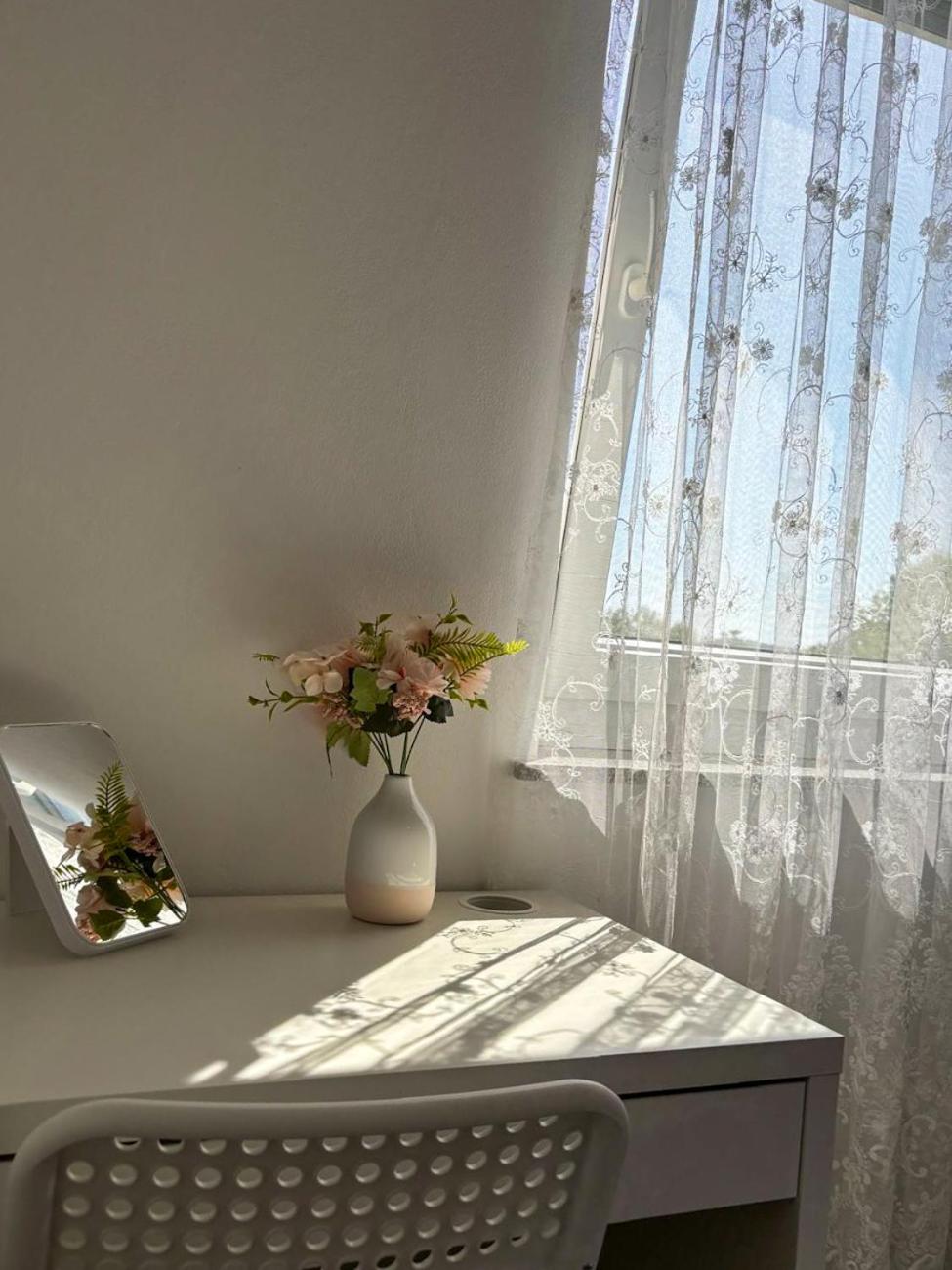 One-Bedroom Apartment with Balcony photo 3