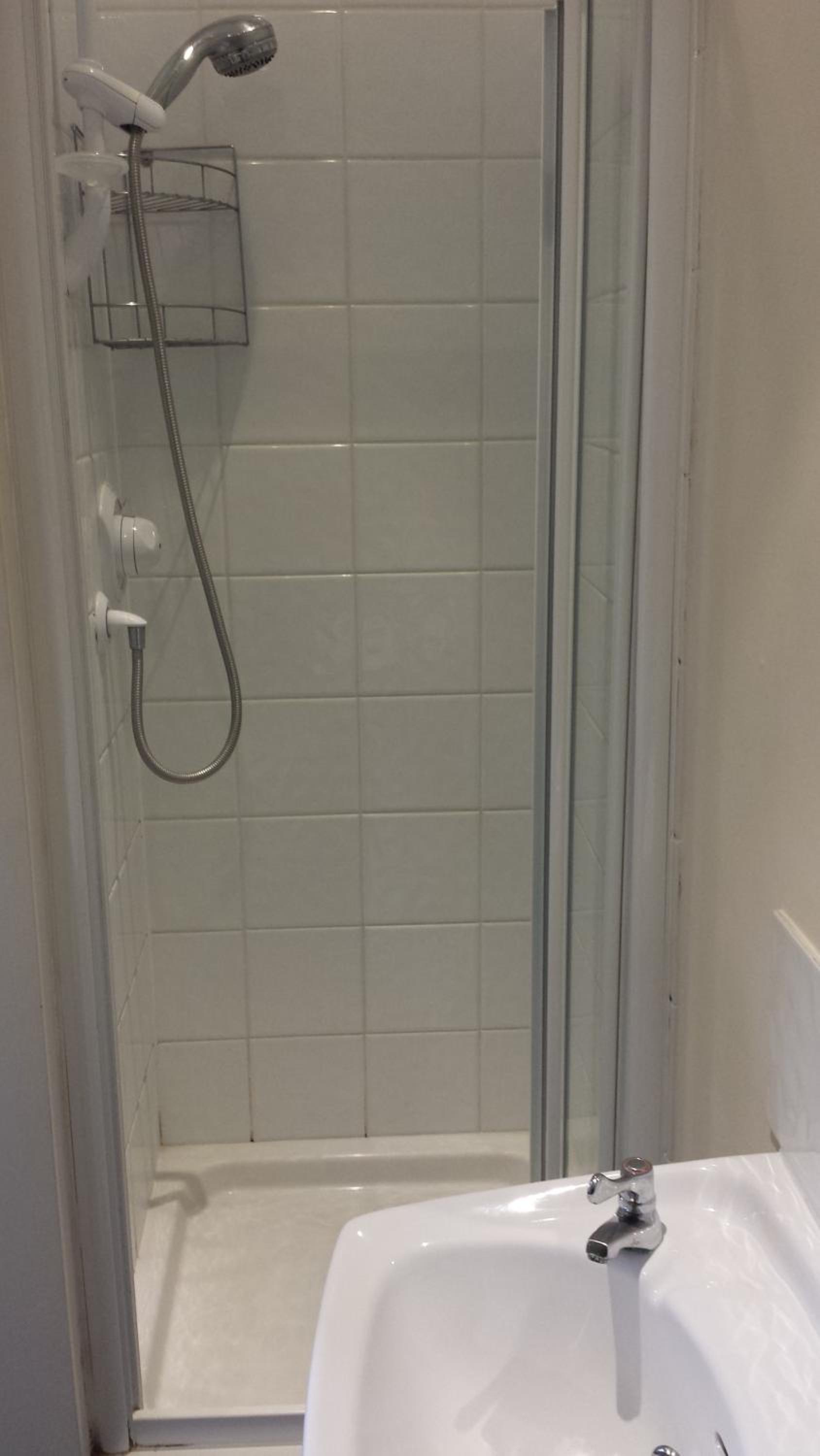 Standard Single Room with Shower photo 3