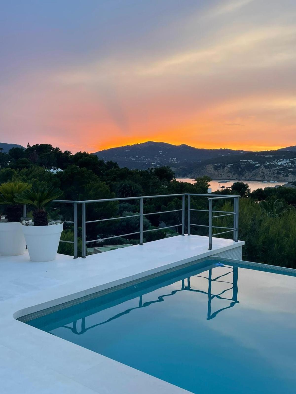Villa photo 2