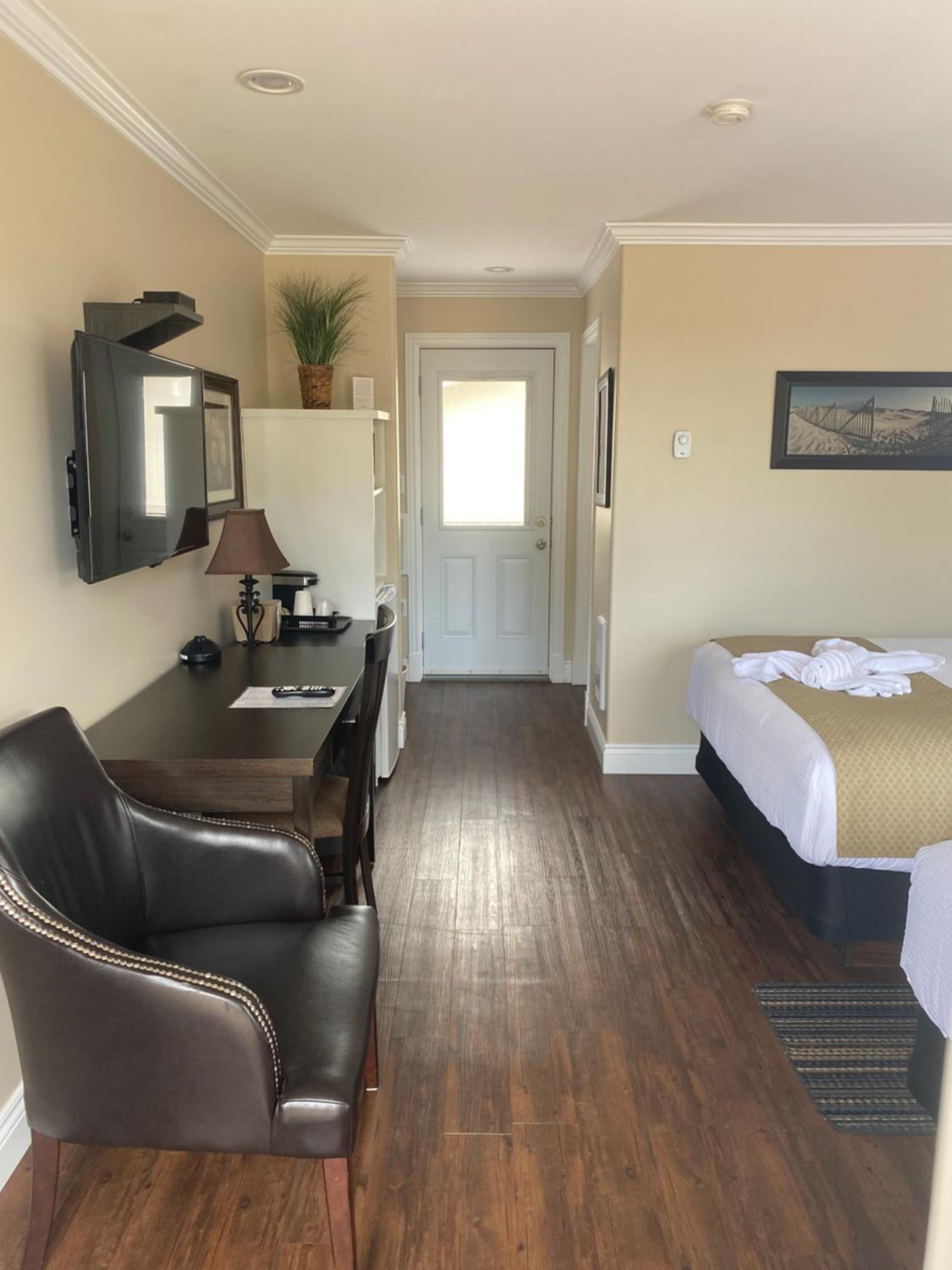 Deluxe Double Room with Balcony photo 2