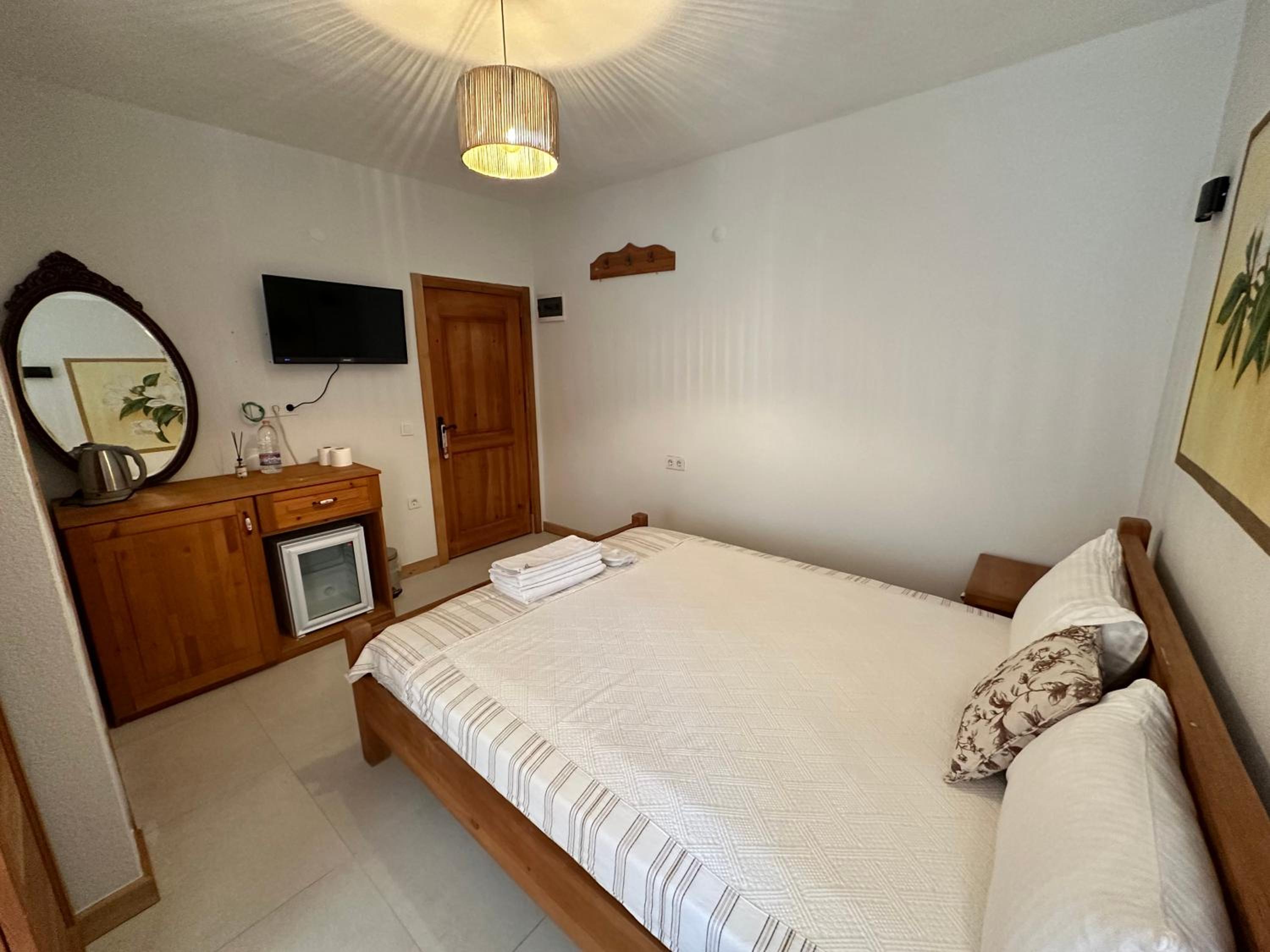Double Room - Photo 1