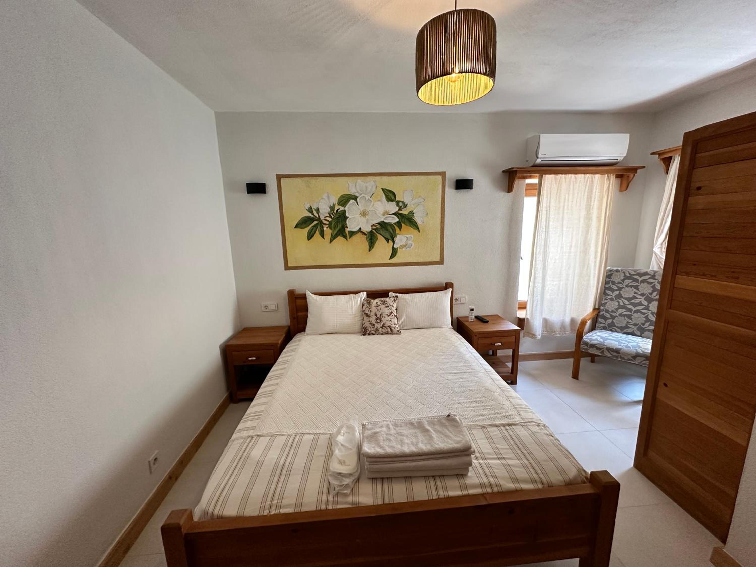 Double Room - Photo 5