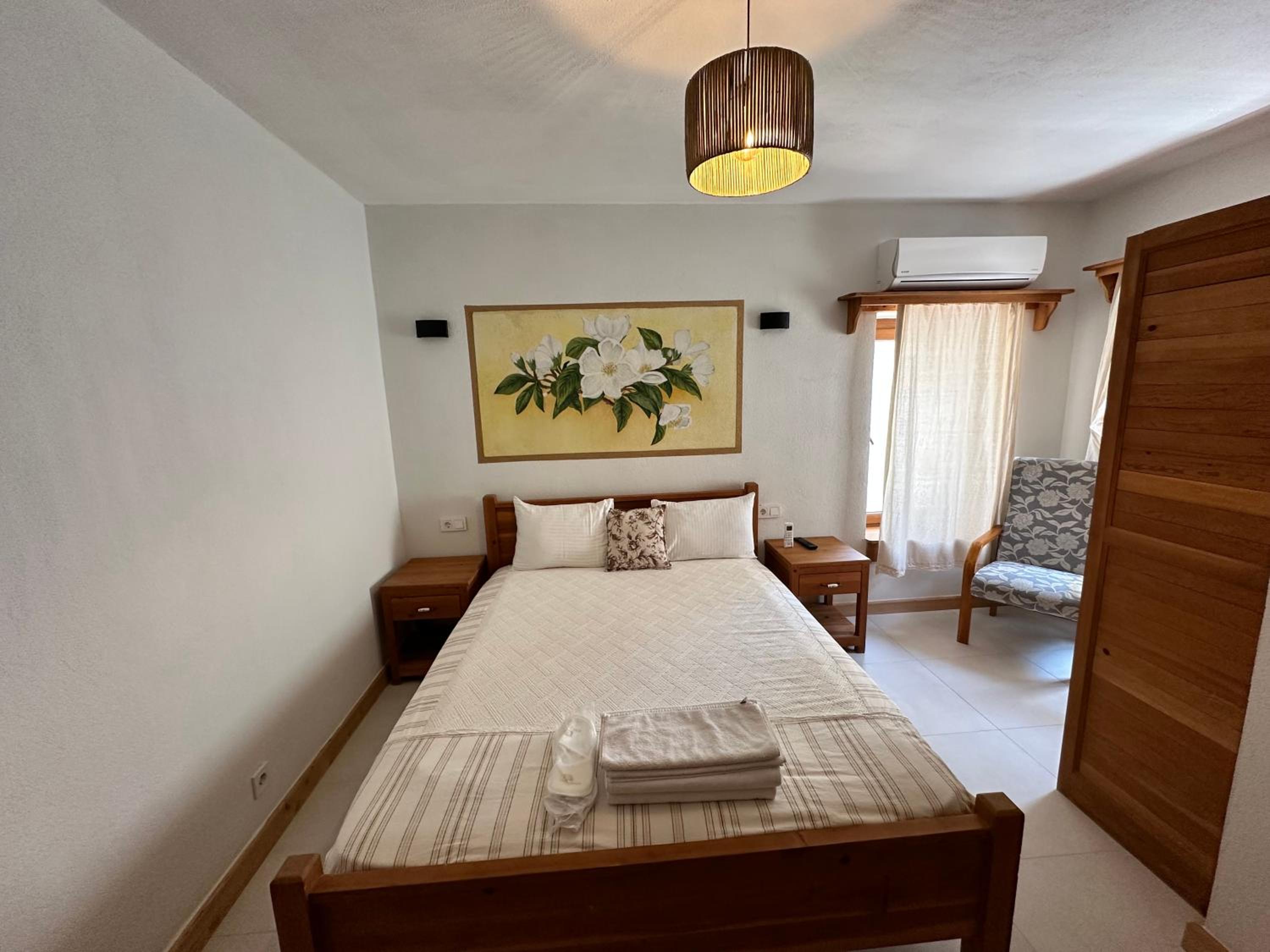 Double Room - Photo 4