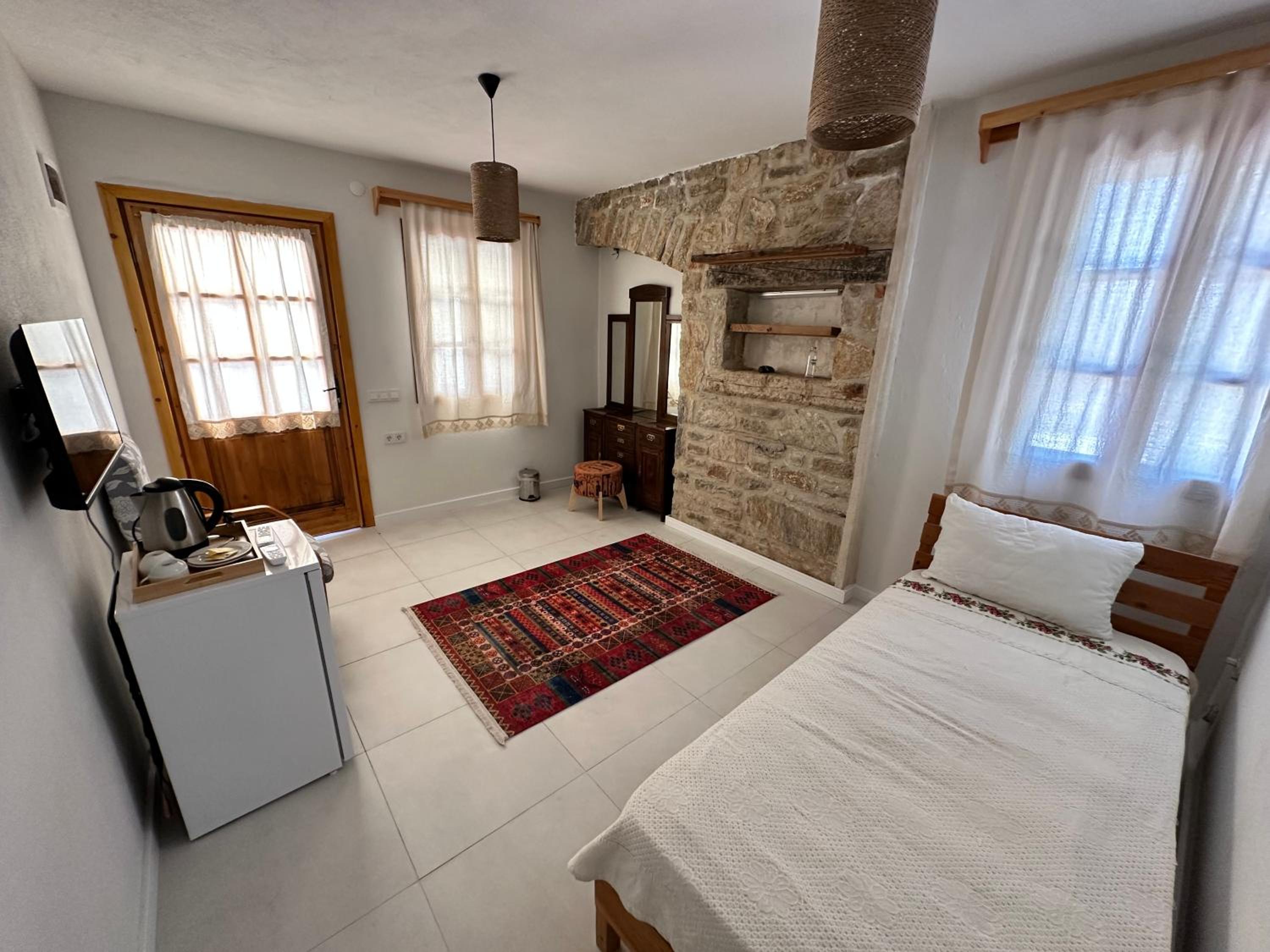 Triple Room with Garden View - Photo 4