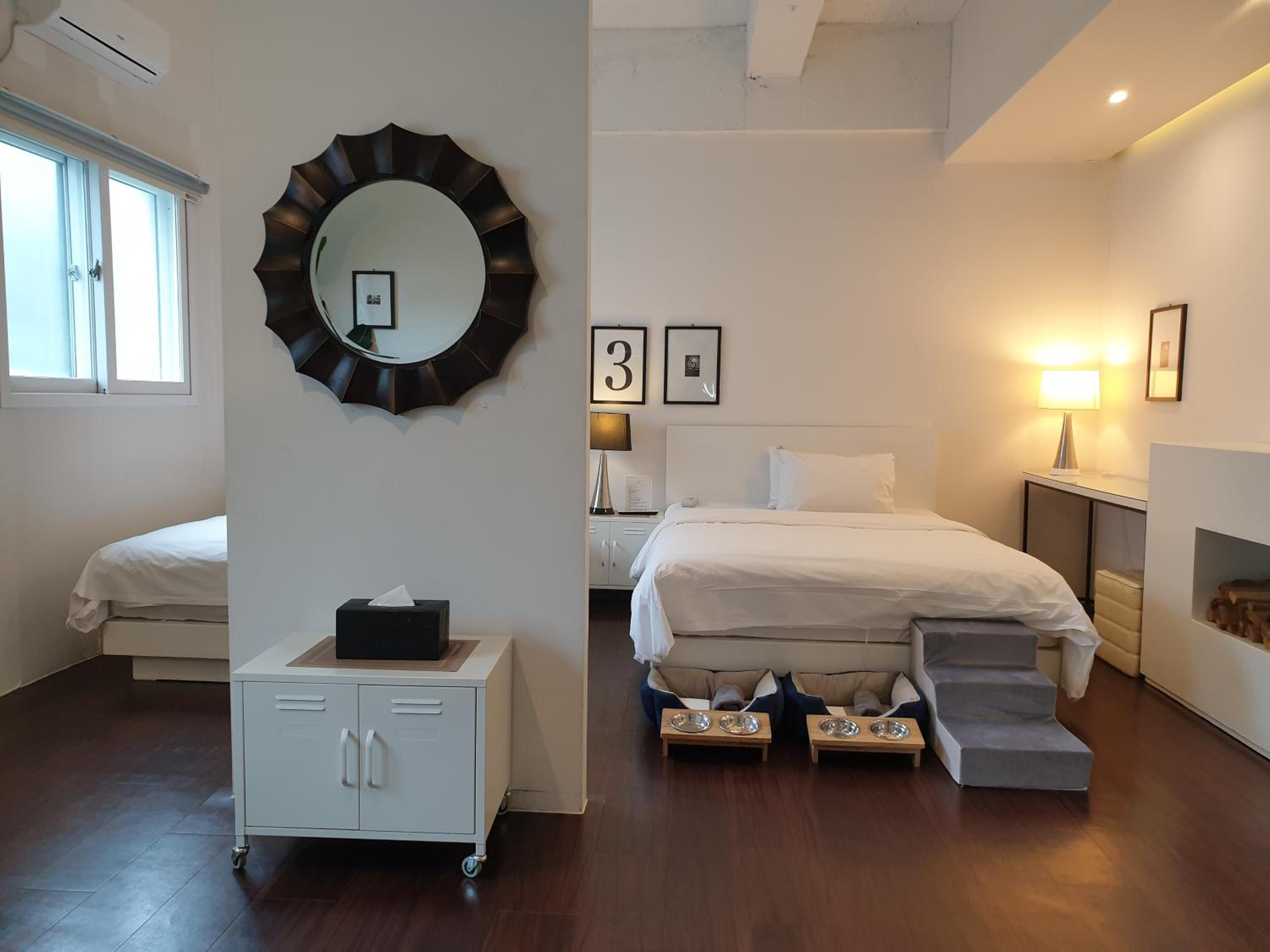 Royal Suite B dog-friendly room - Photo 35