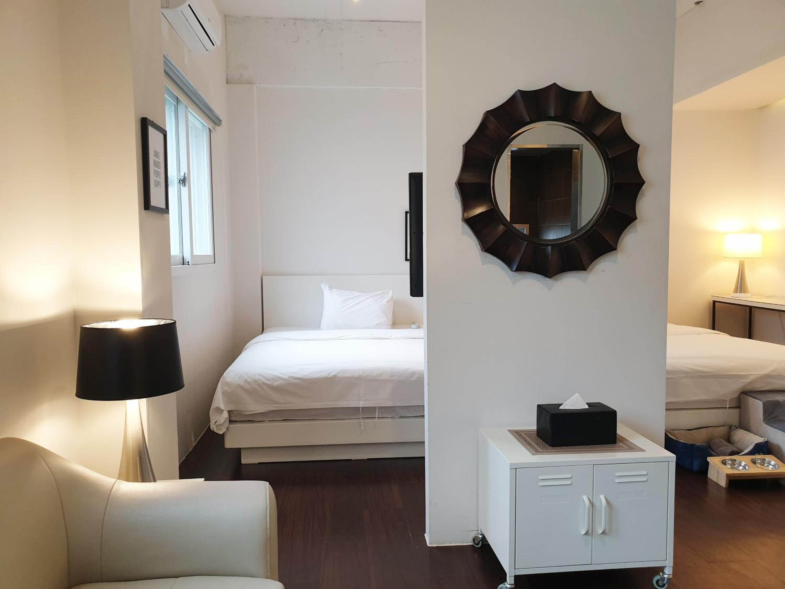 Royal Suite B dog-friendly room - Photo 28