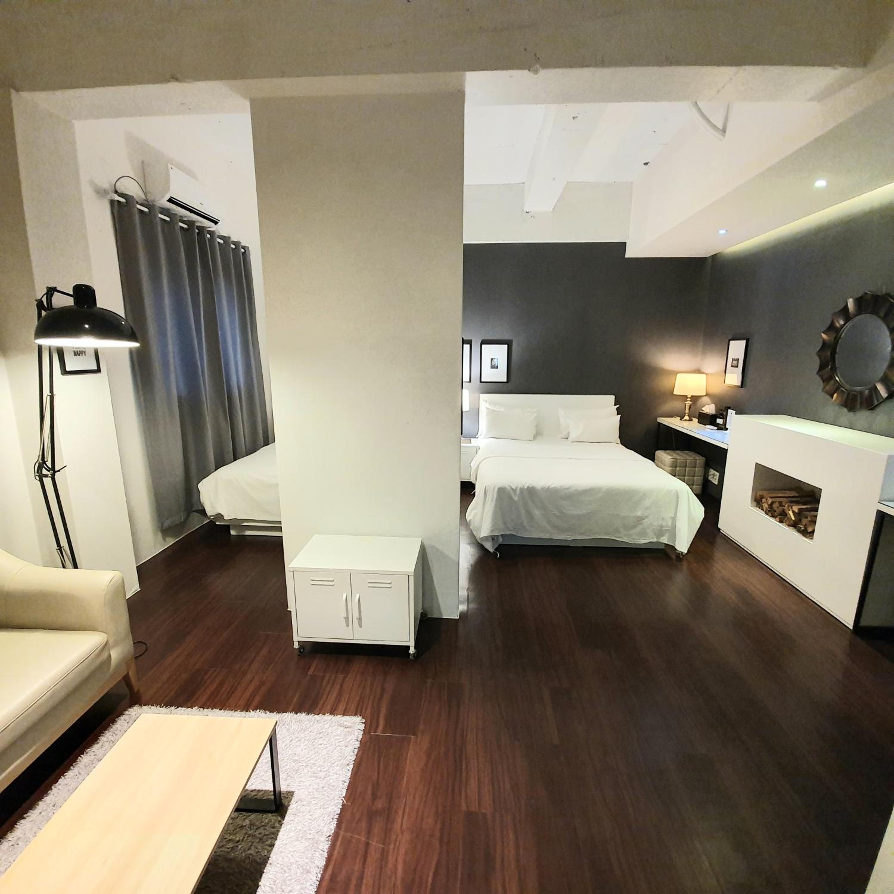 Royal Suite B dog-friendly room - Photo 3