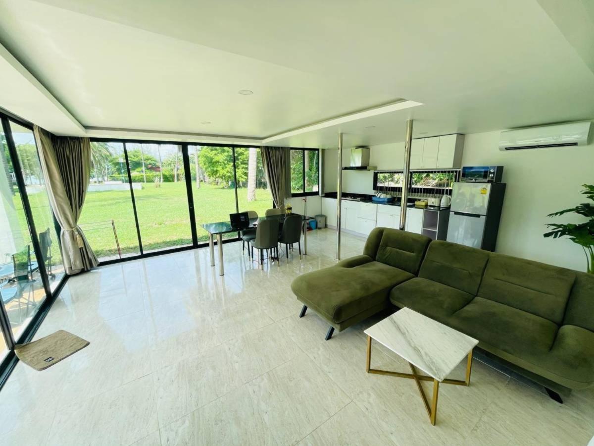 Villa with Sea View photo 2