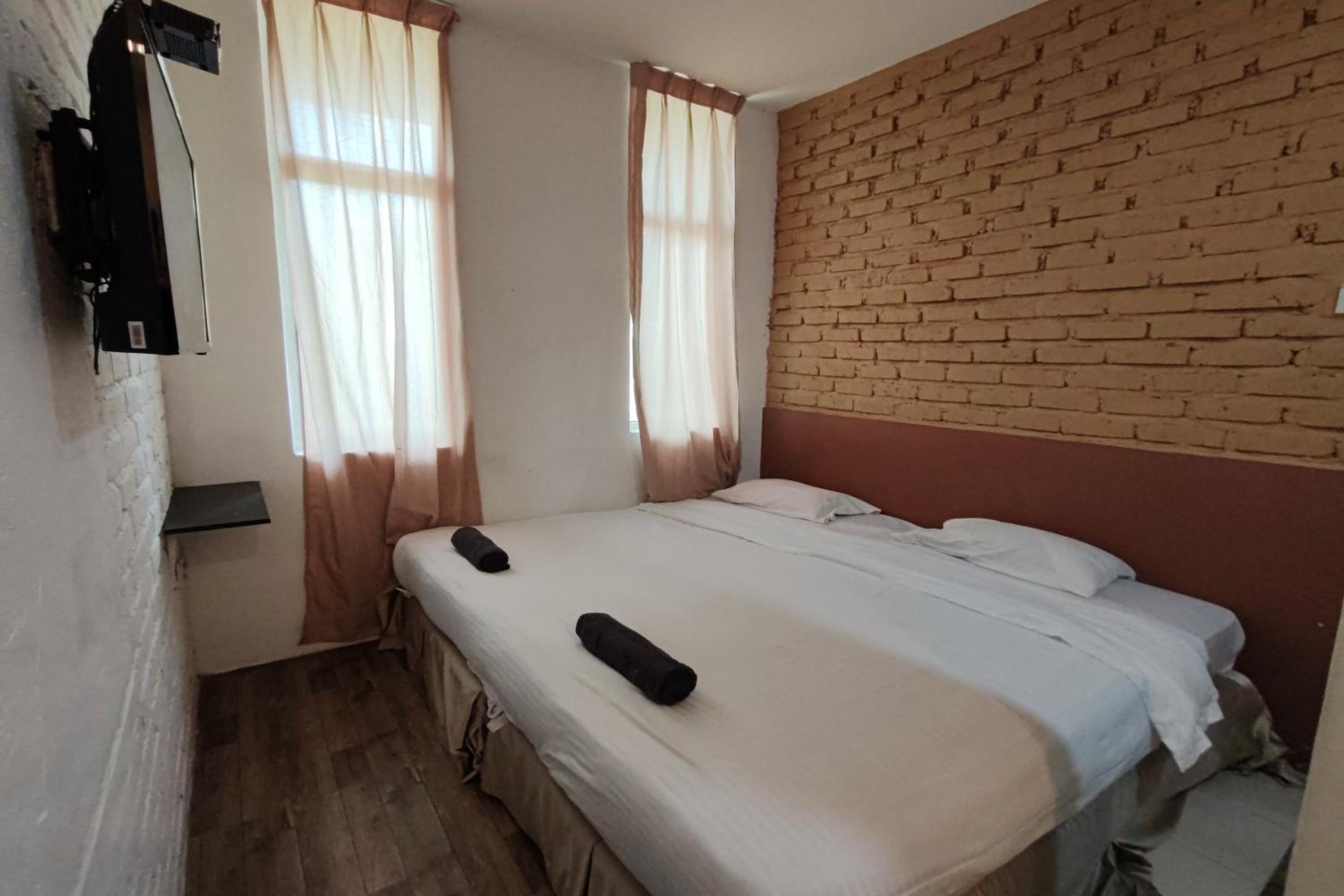 Deluxe King Room - Photo 1