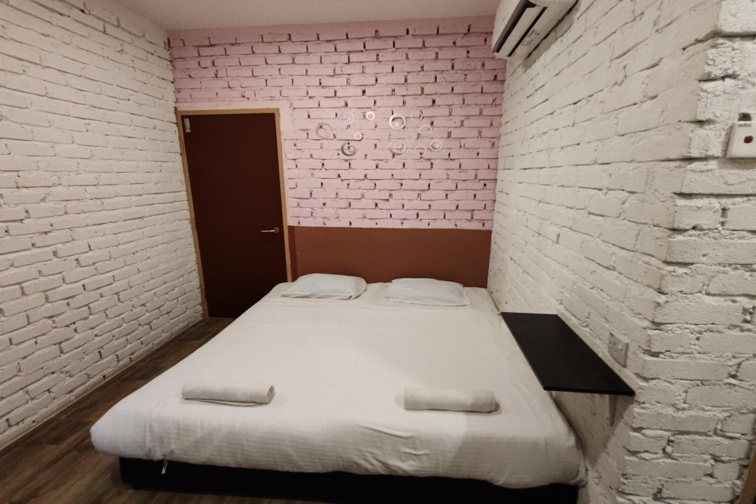 Standard King Room - Photo 3