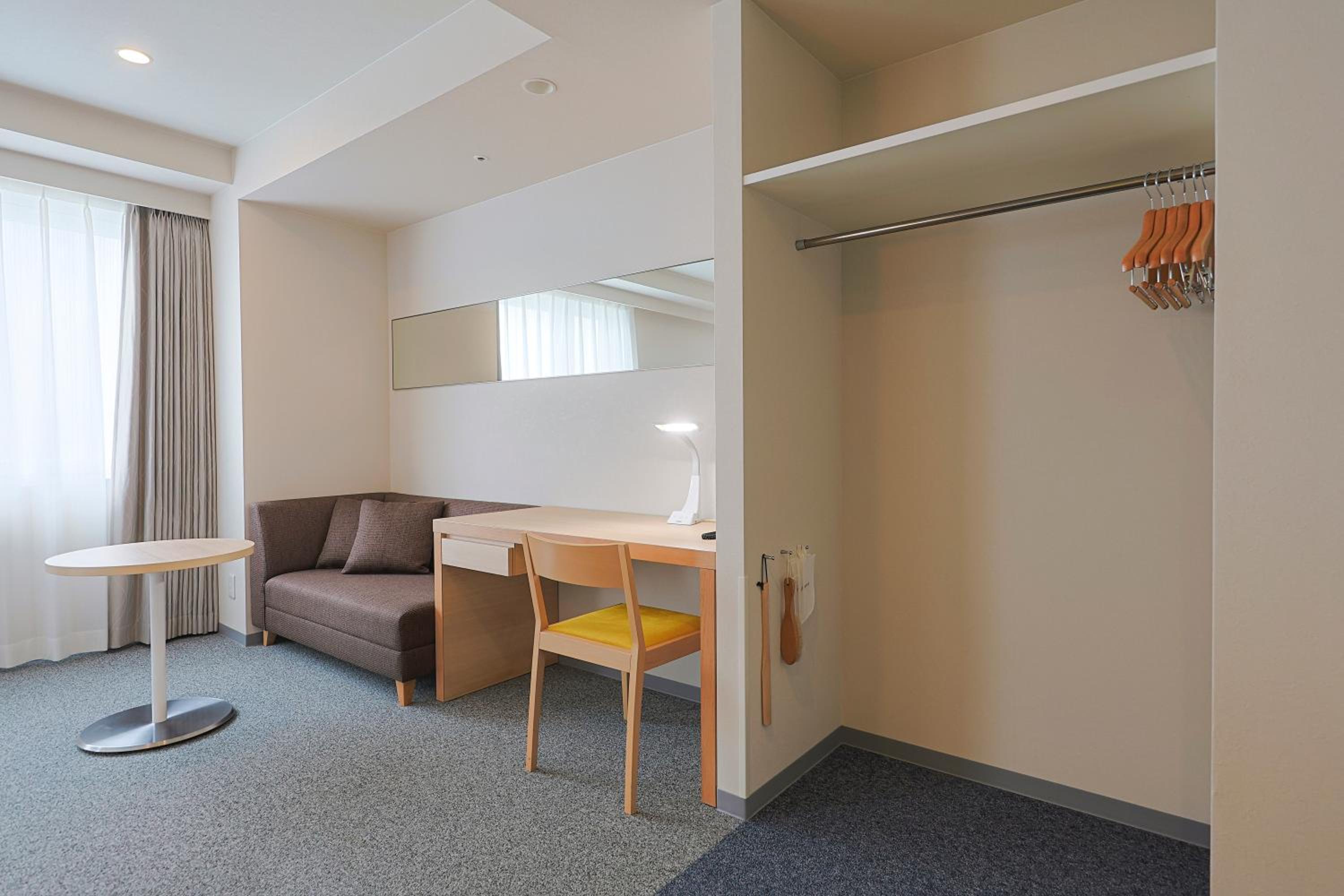 Deluxe Twin Room (3 Adults) - Non-Smoking - Photo 11