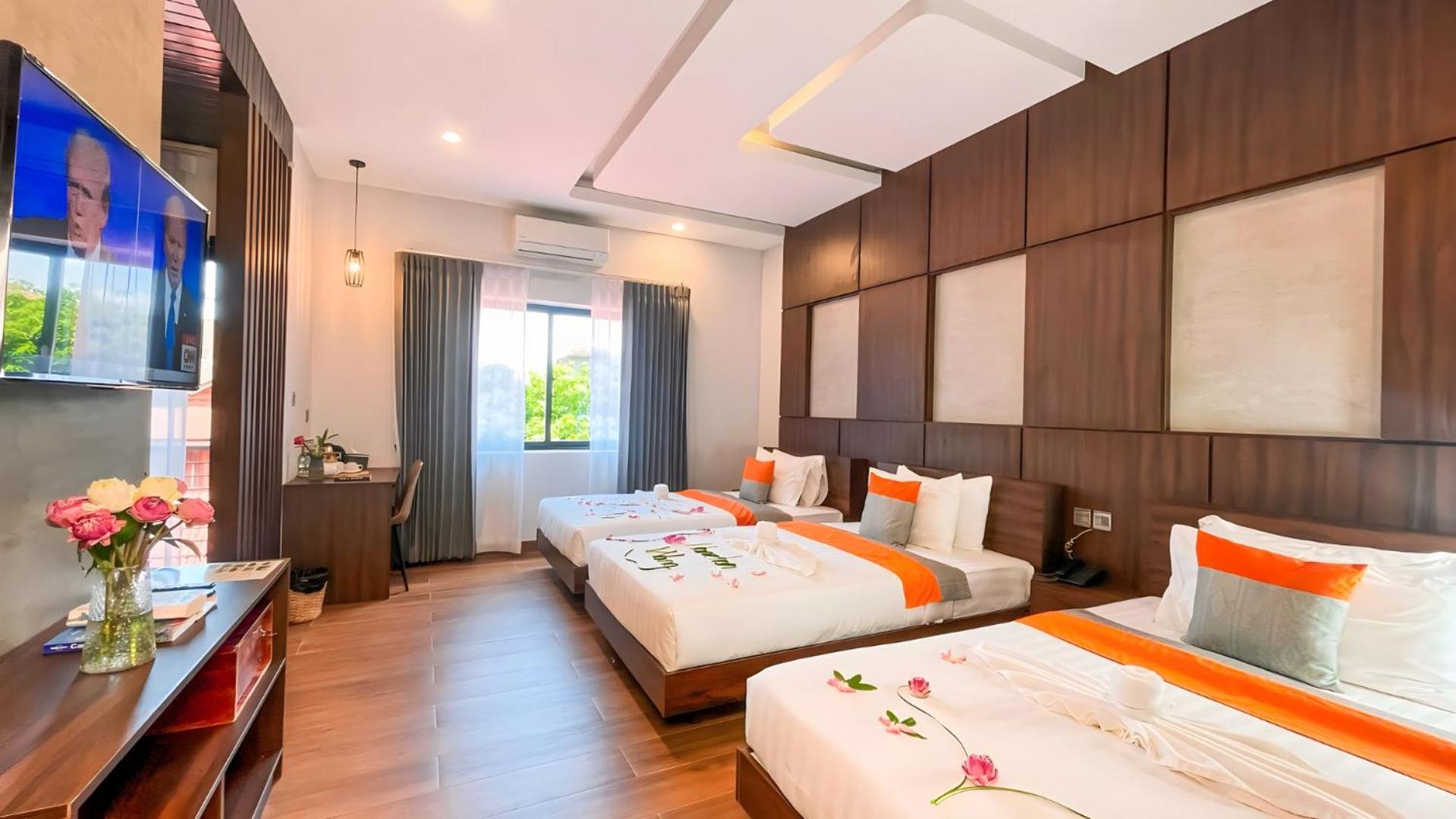Triple Room with Balcony - Free Pick Up photo 2