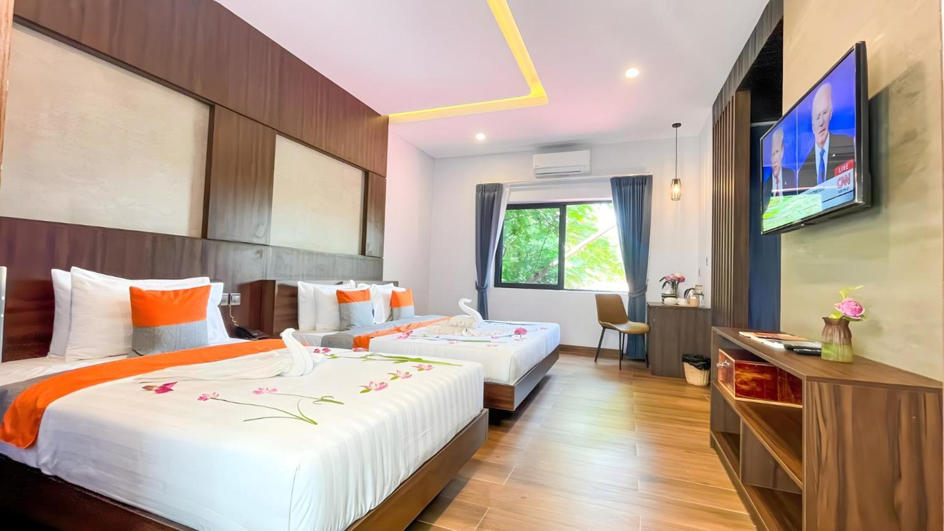 Family Suite with Balcony - Free Pick Up photo 1