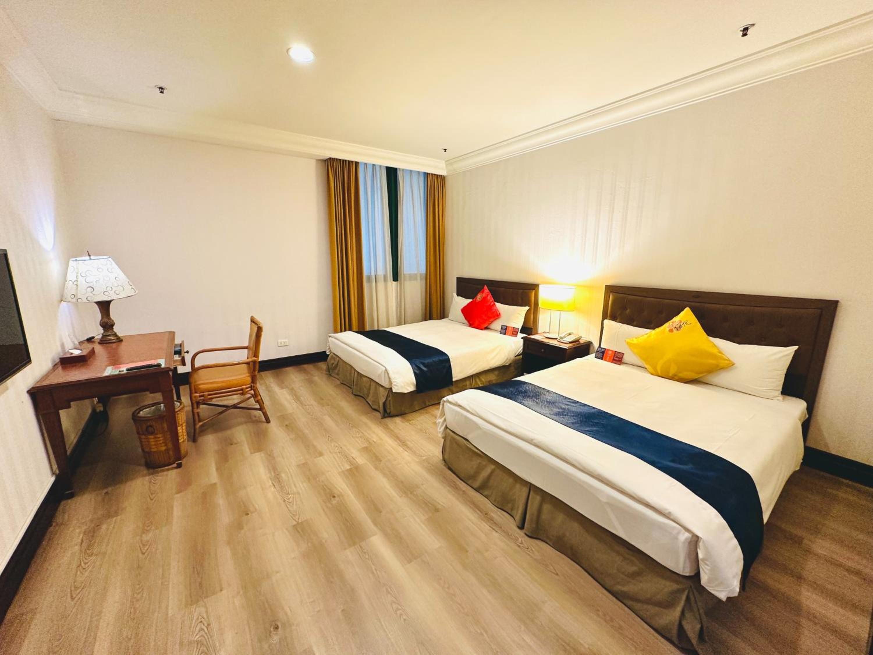 Elegant Quadruple Room photo 1