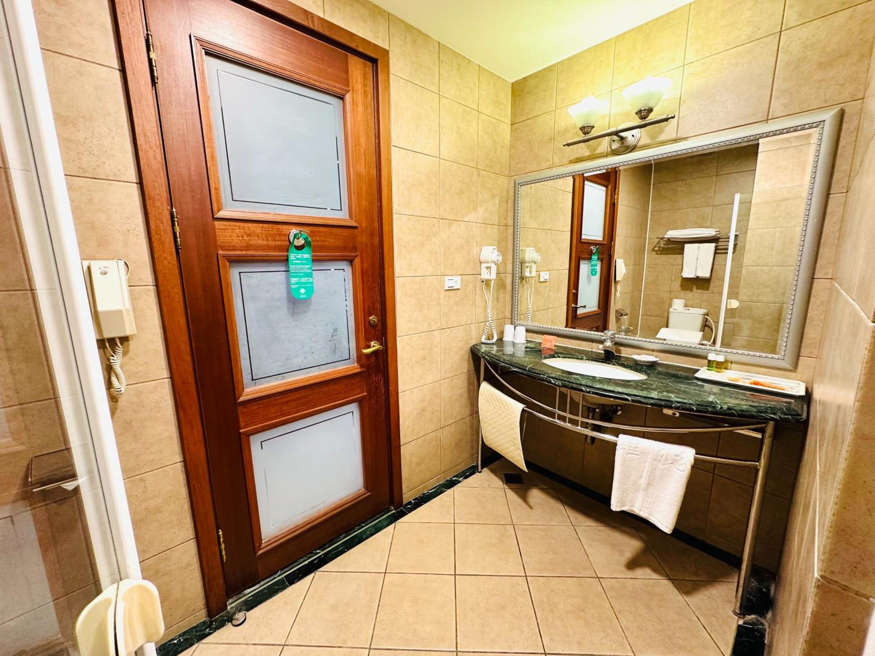Deluxe Quadruple Room photo 2