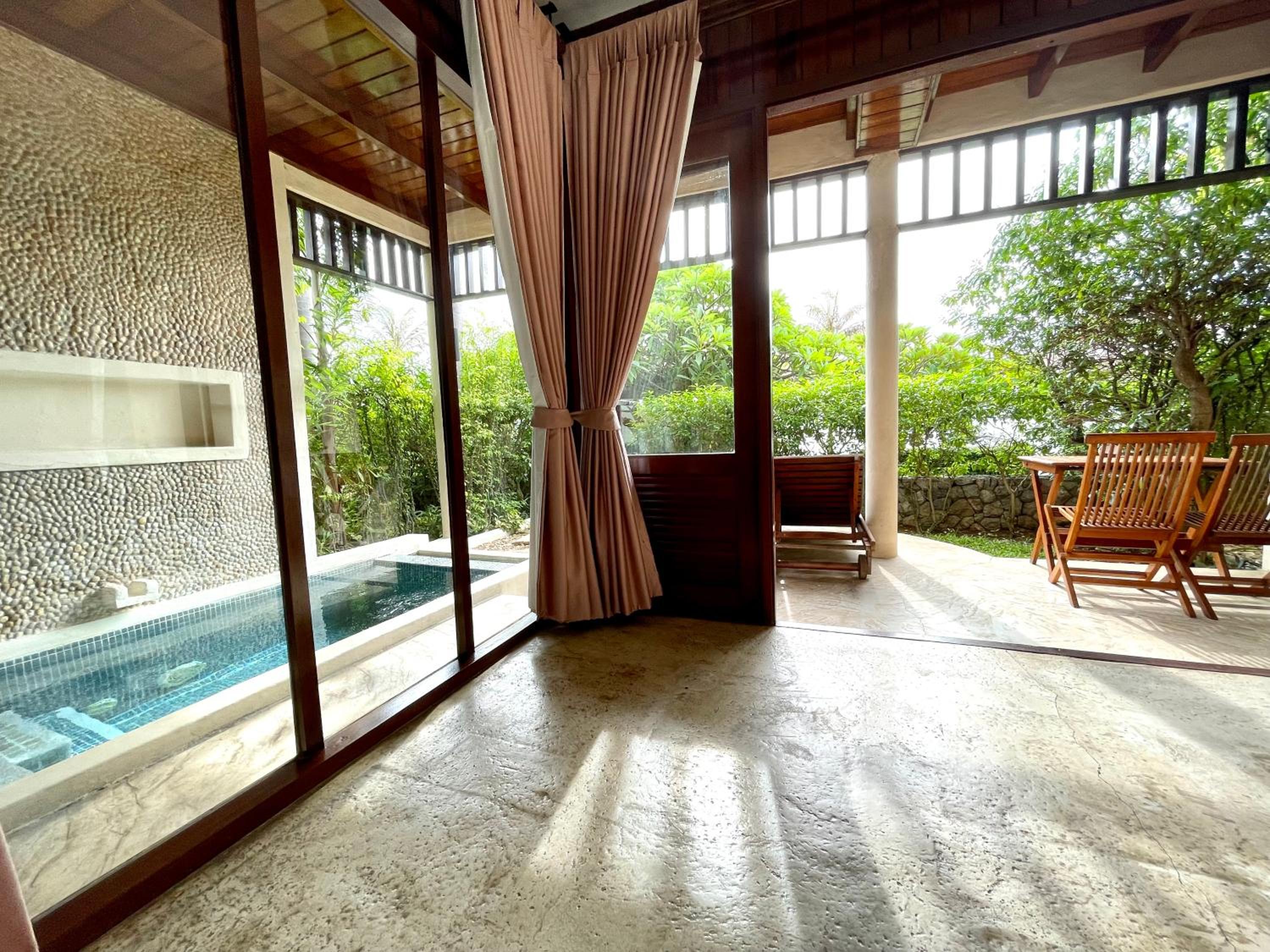 Garden Pool Suite photo 2