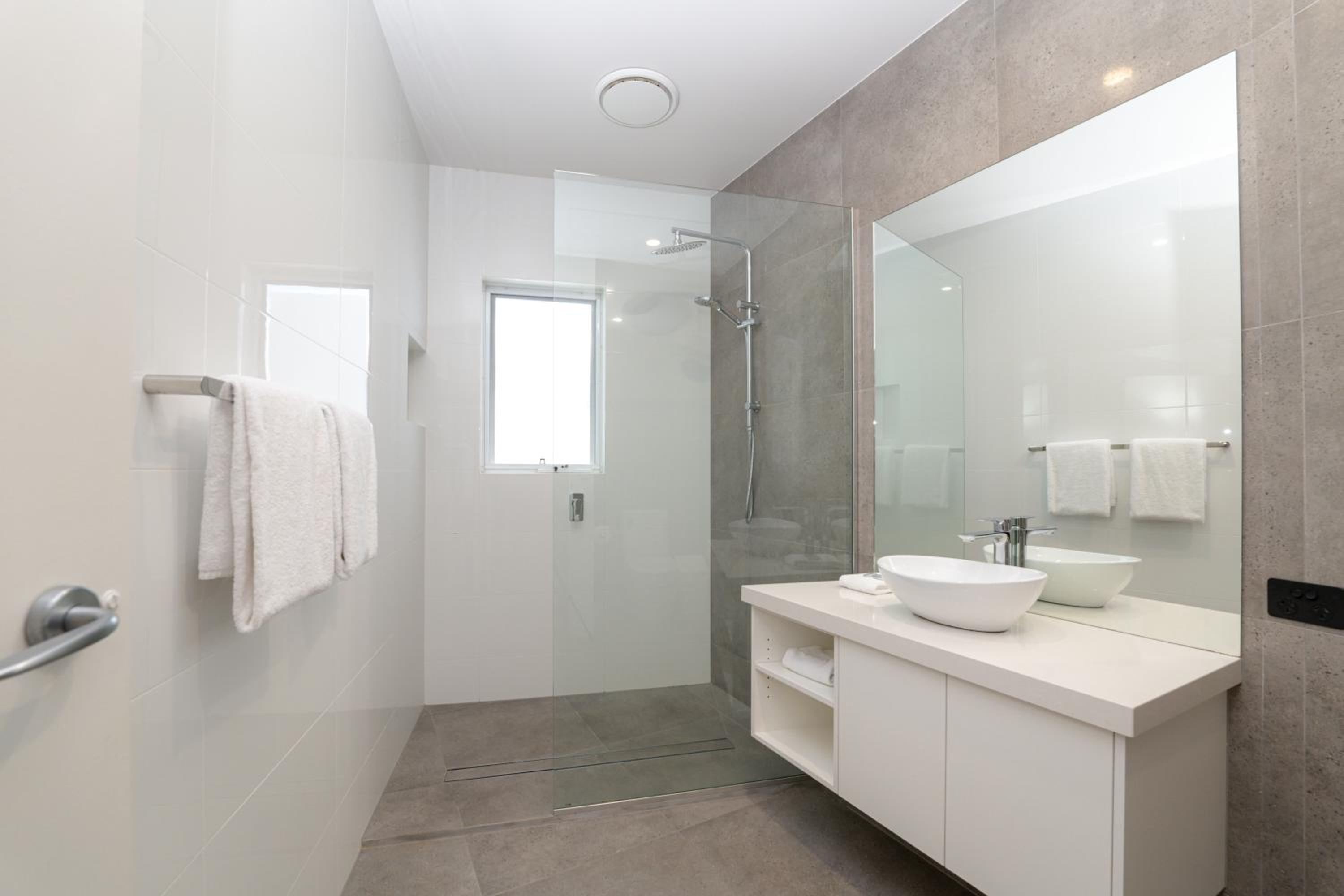 One-Bedroom Apartment - Photo 46