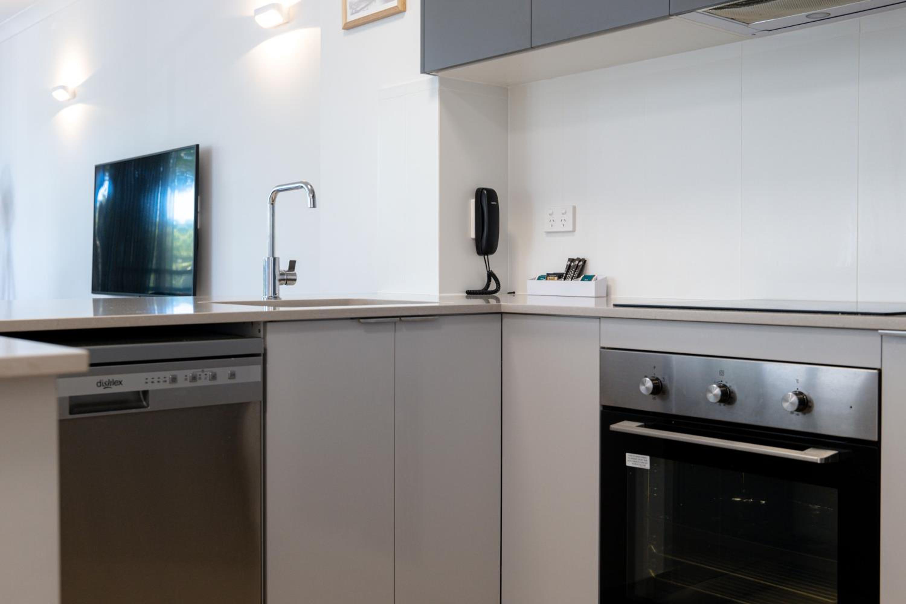 One-Bedroom Apartment - Photo 37