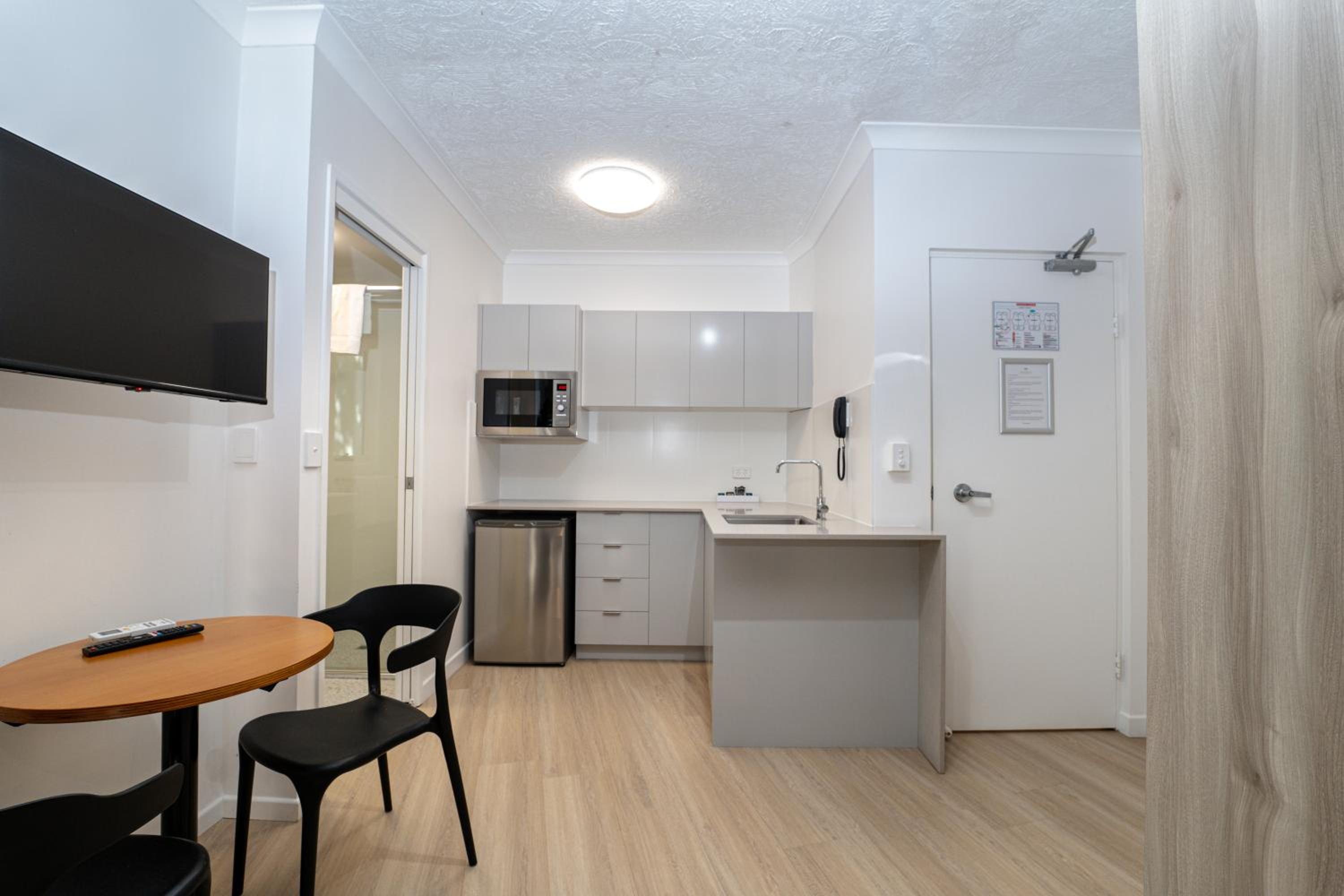 Two-Bedroom Apartment - Photo 33