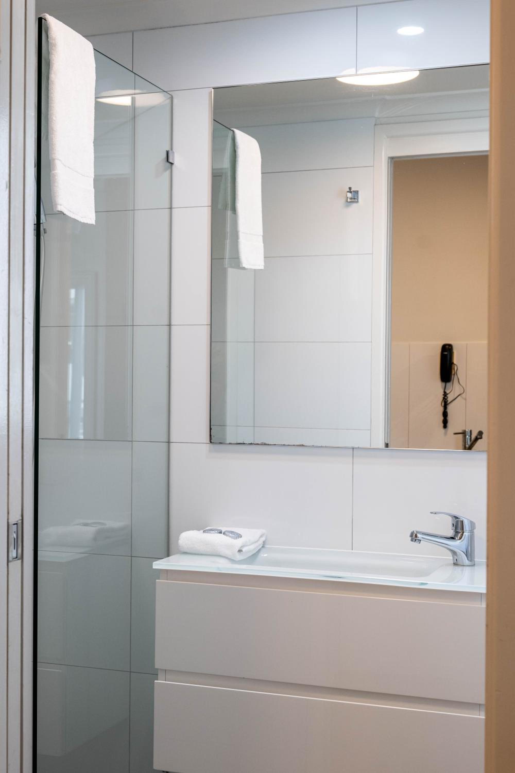 Studio Apartment - Photo 33
