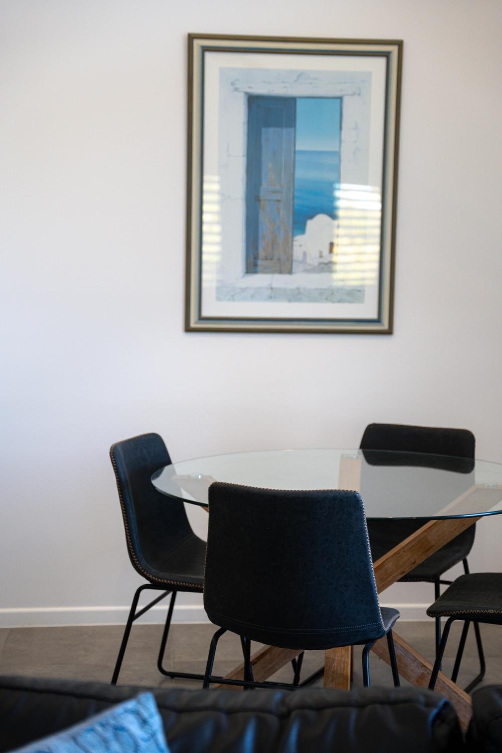 Studio Apartment - Photo 34