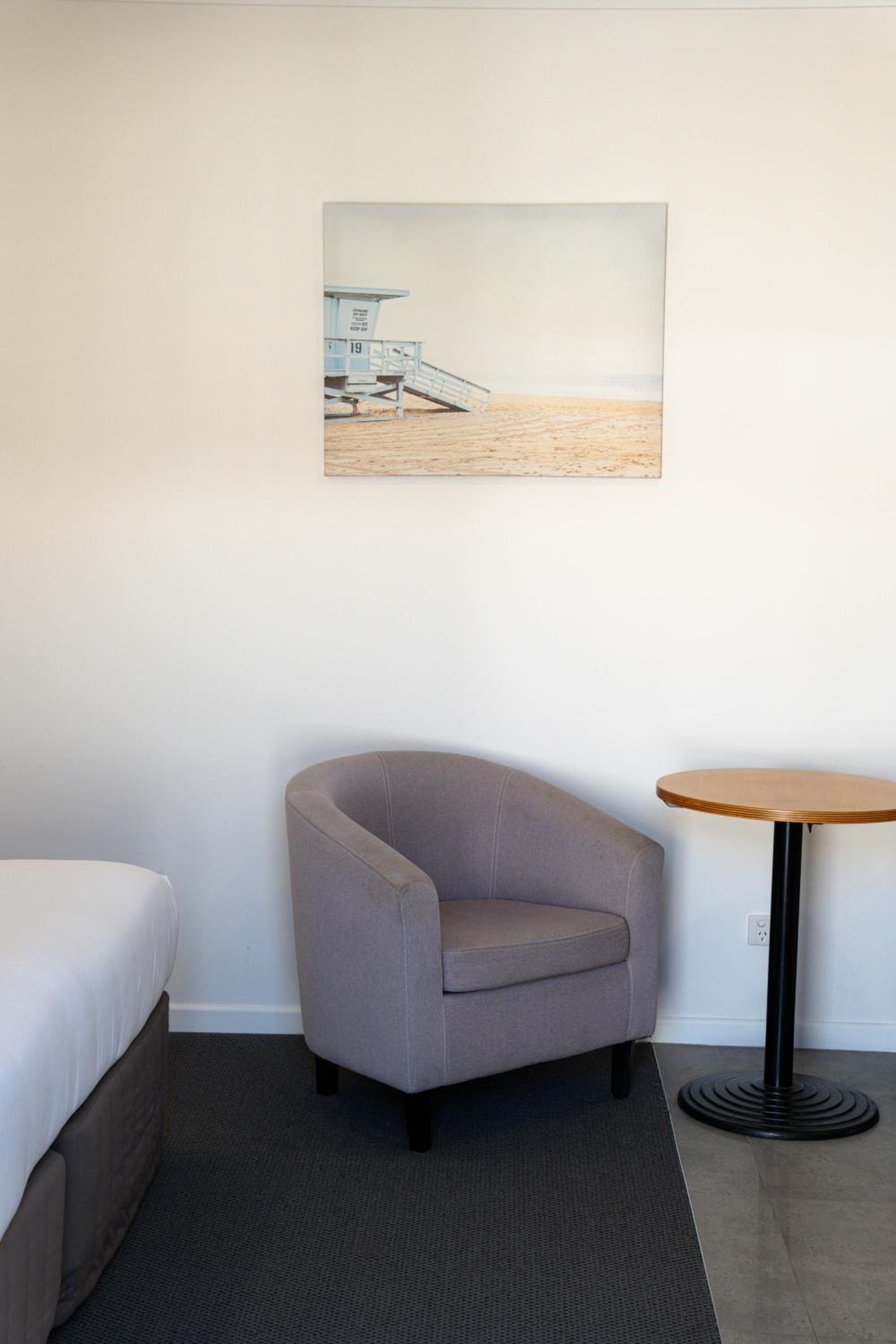 Studio Apartment - Photo 30
