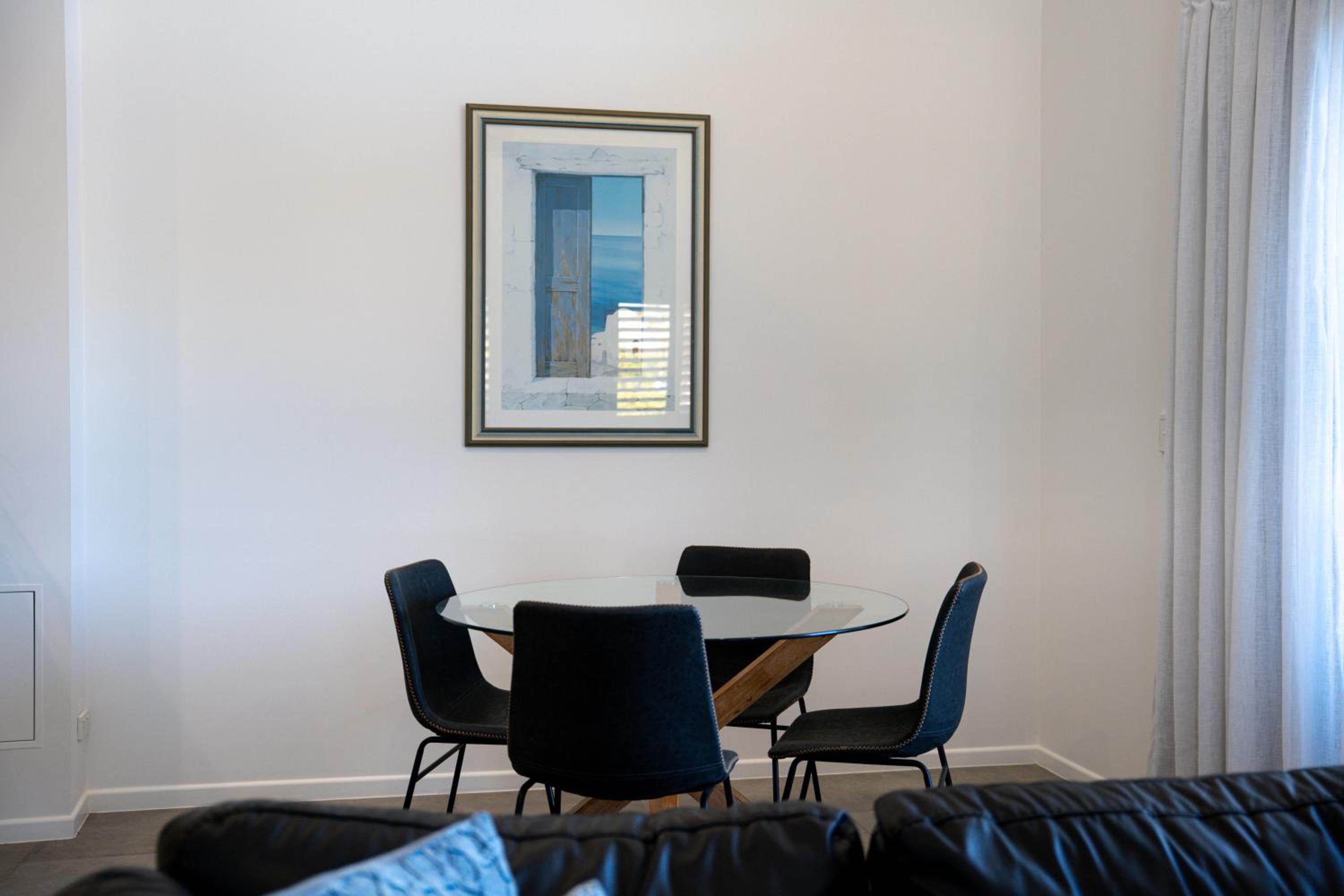 Two-Bedroom Apartment - Photo 31