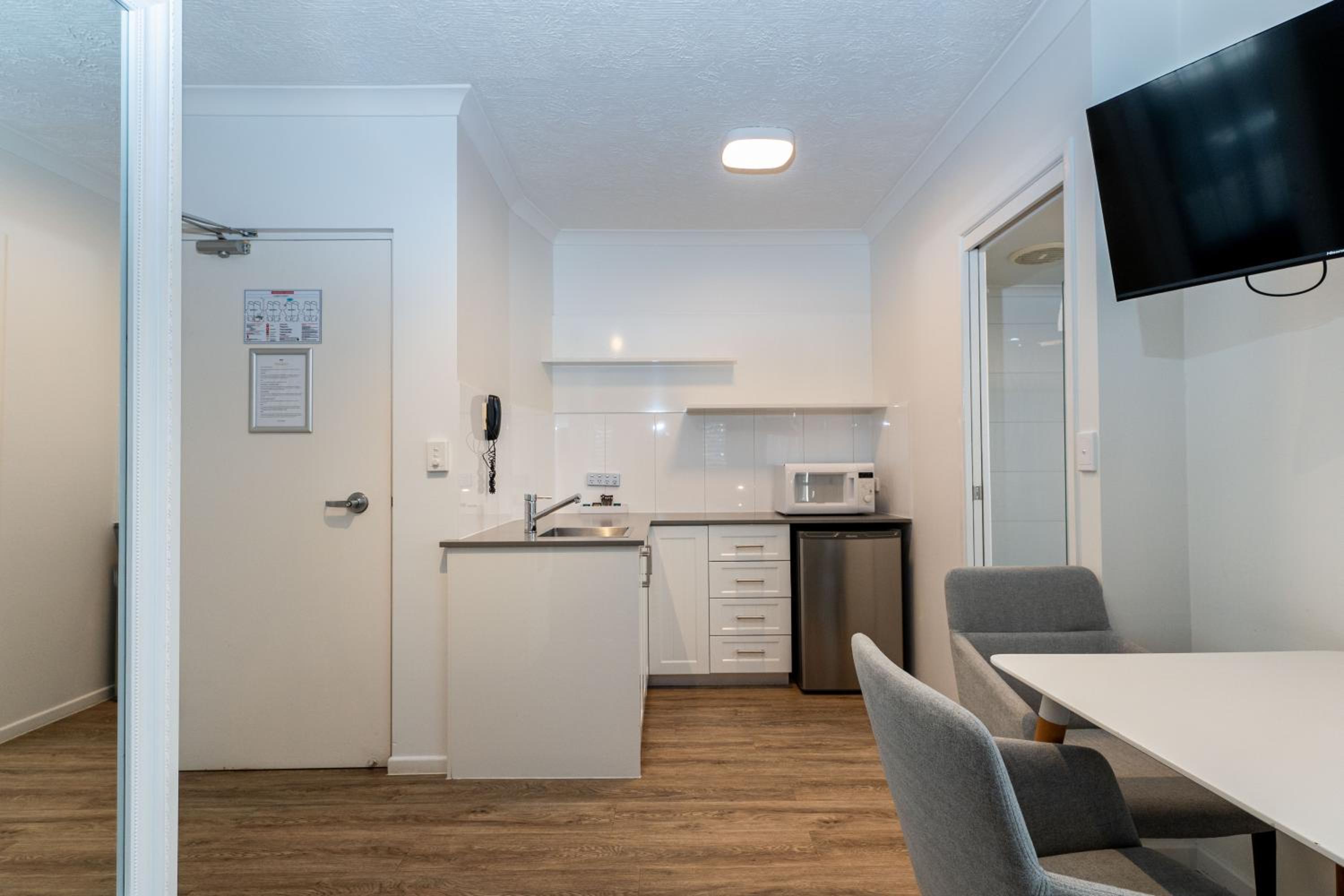 Two-Bedroom Apartment - Photo 25