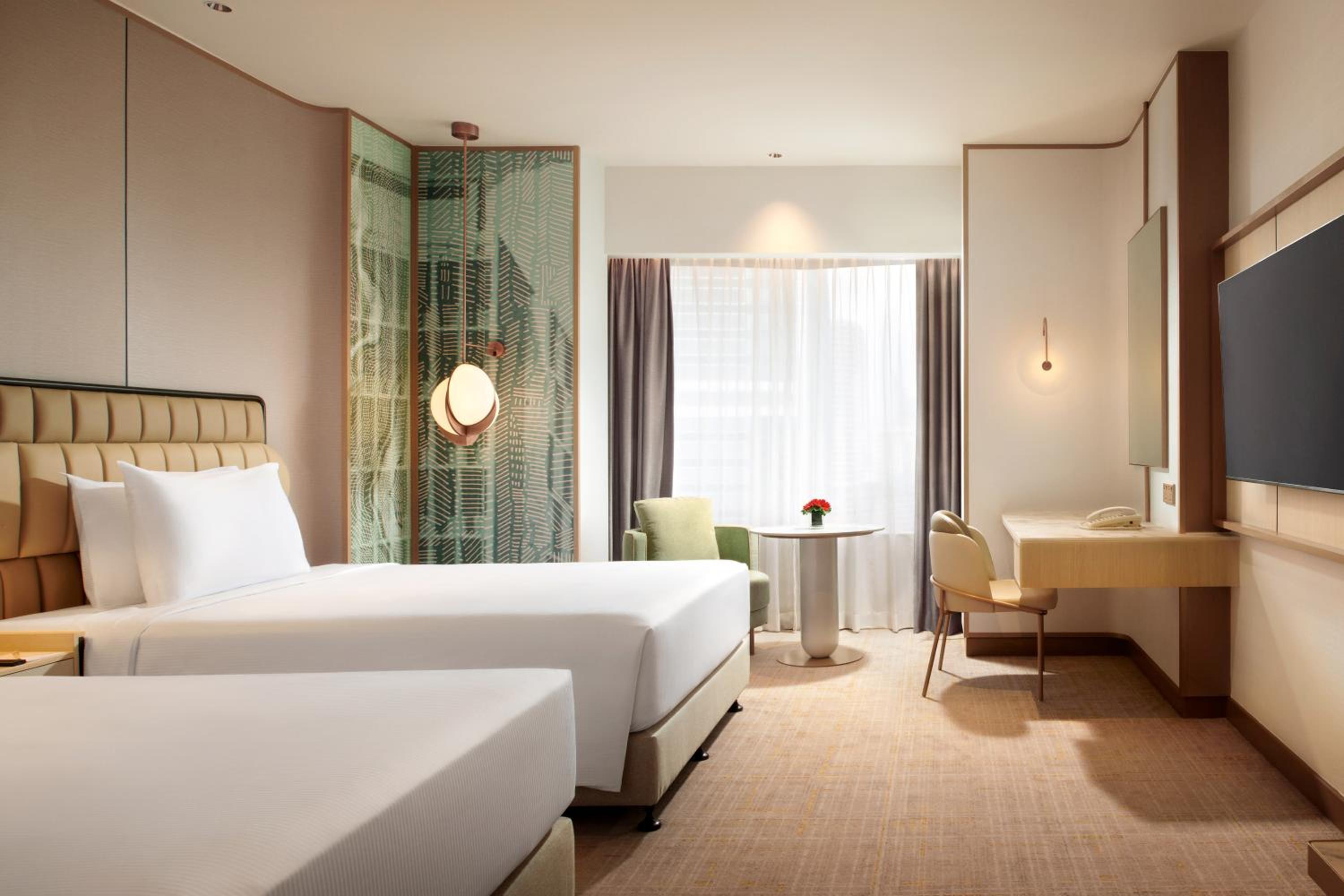 Executive Deluxe Twin Room with Lounge Access - Photo 9