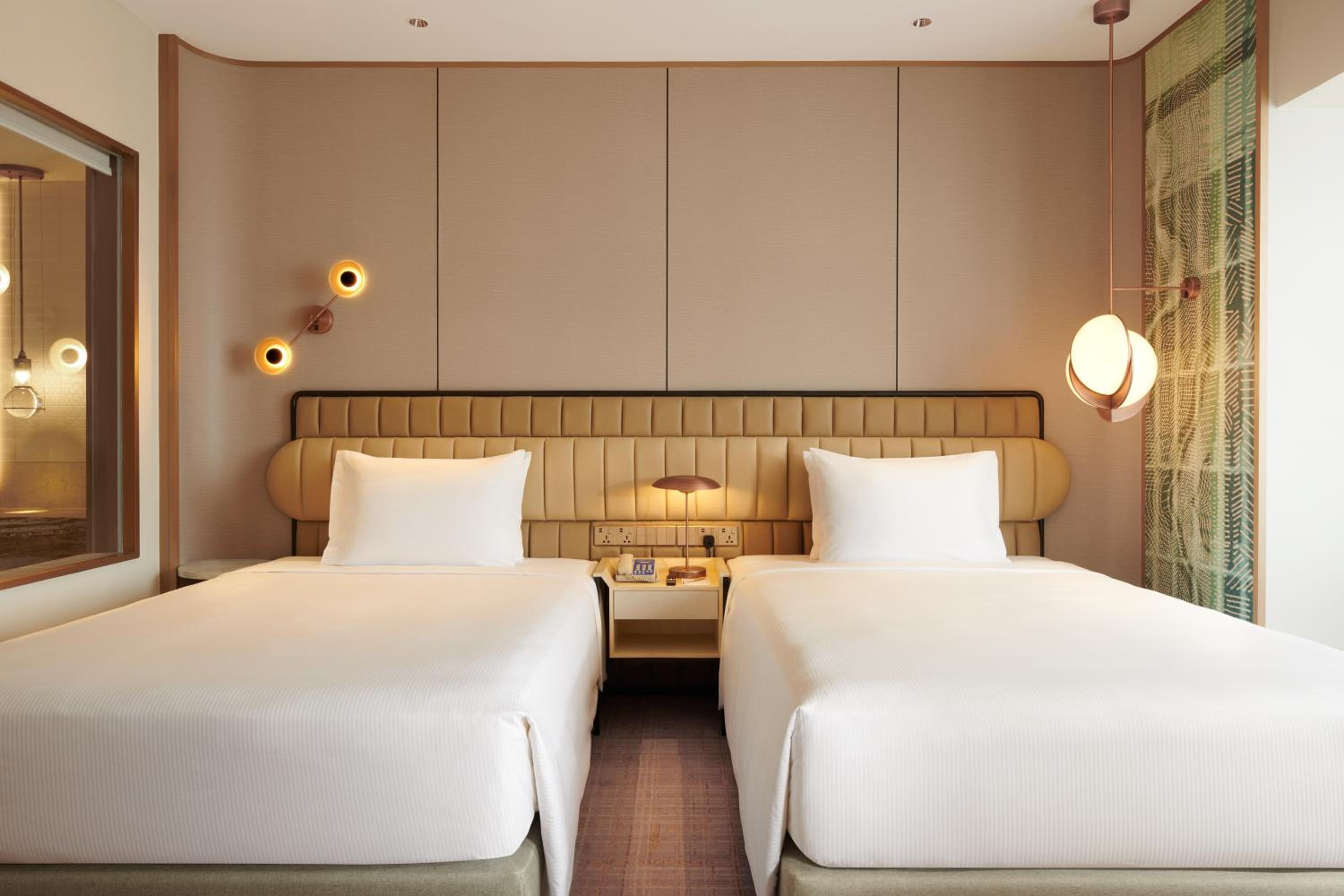 Premium Executive Twin Room with Lounge Access - Photo 10