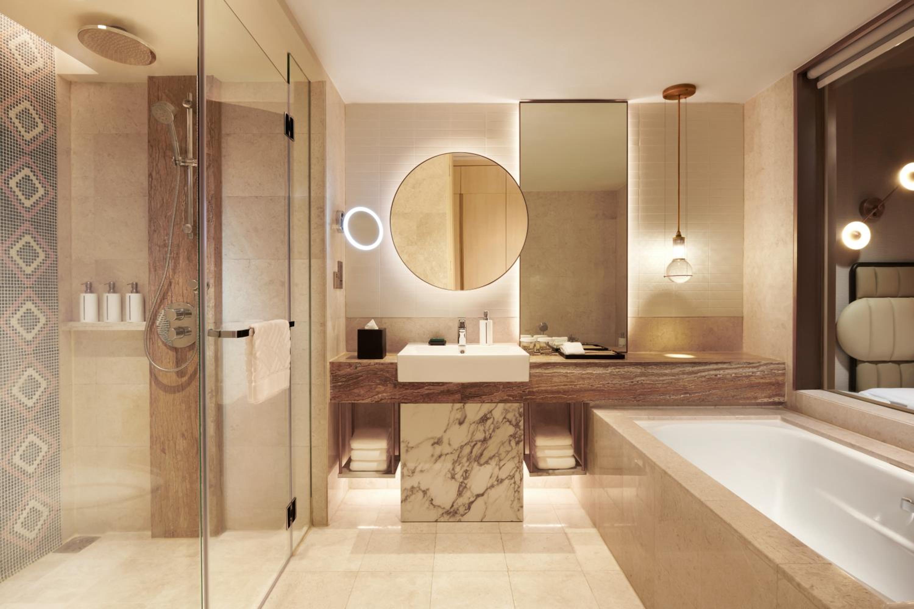Premium Executive Twin Room with Lounge Access - Photo 9